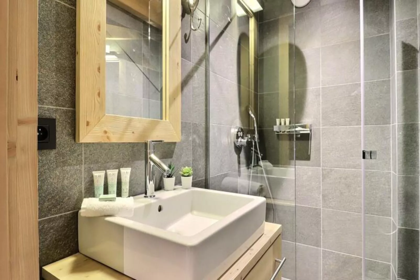 Résidence Goya-Niet-getagd