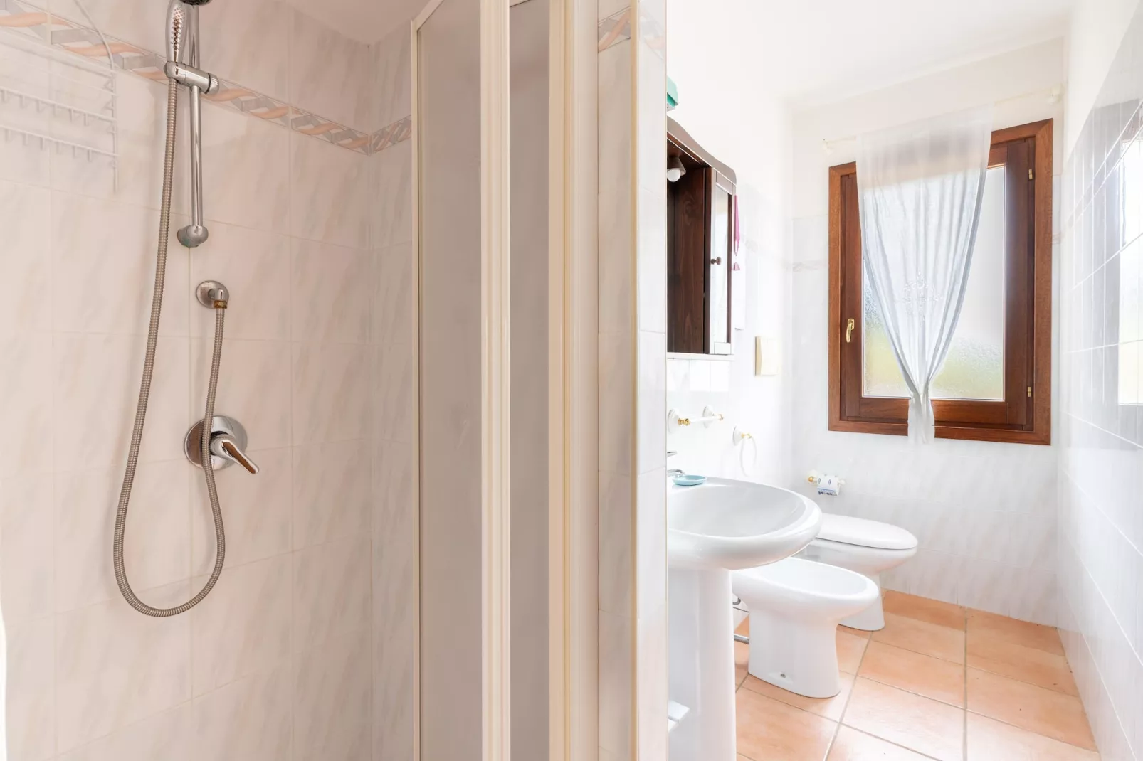 CASA MEDITERRANEO-Badkamer