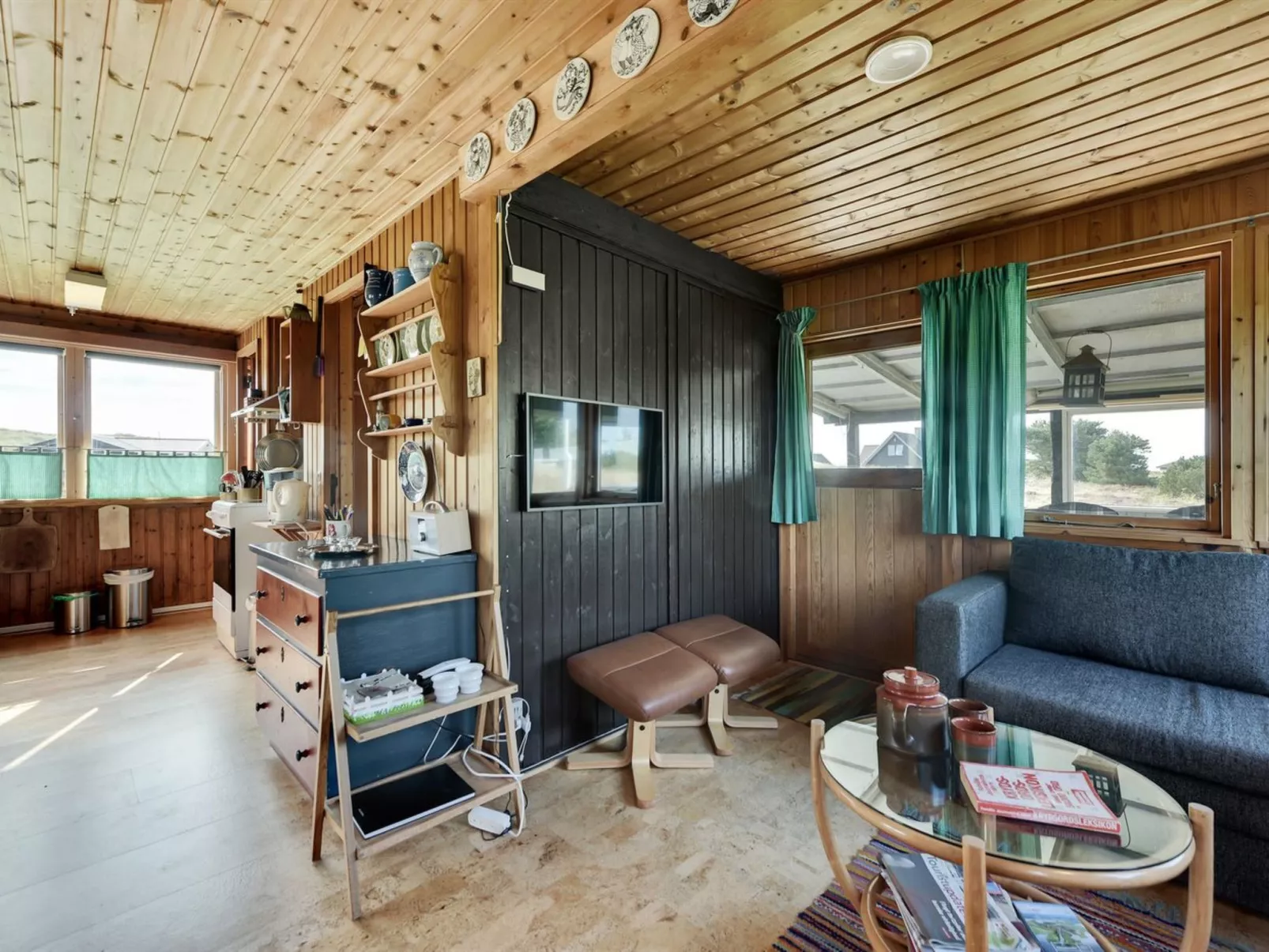 "Vamika" - 400m to the fjord-Binnen