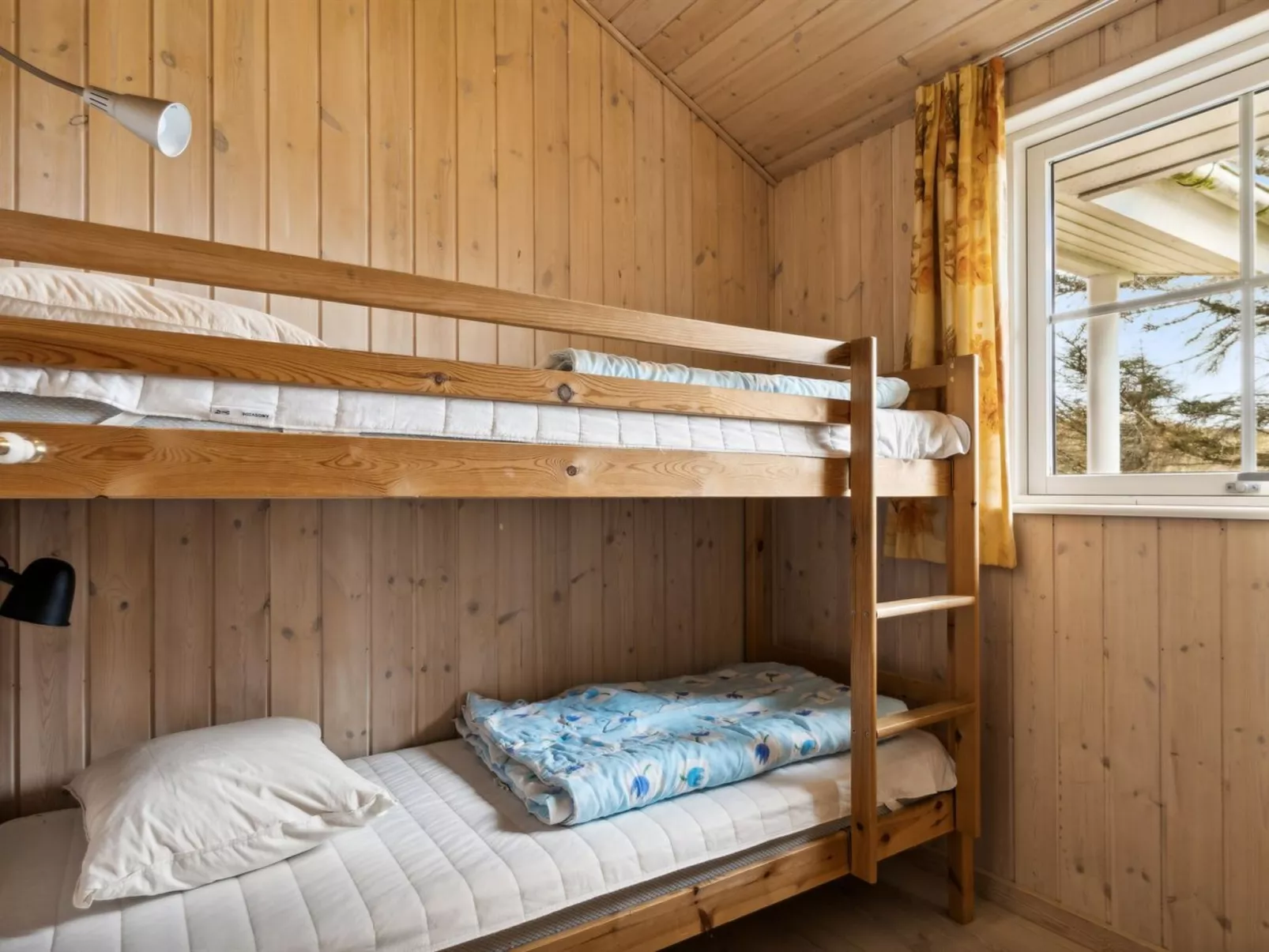 "Aleta" - 500m from the sea-Binnen