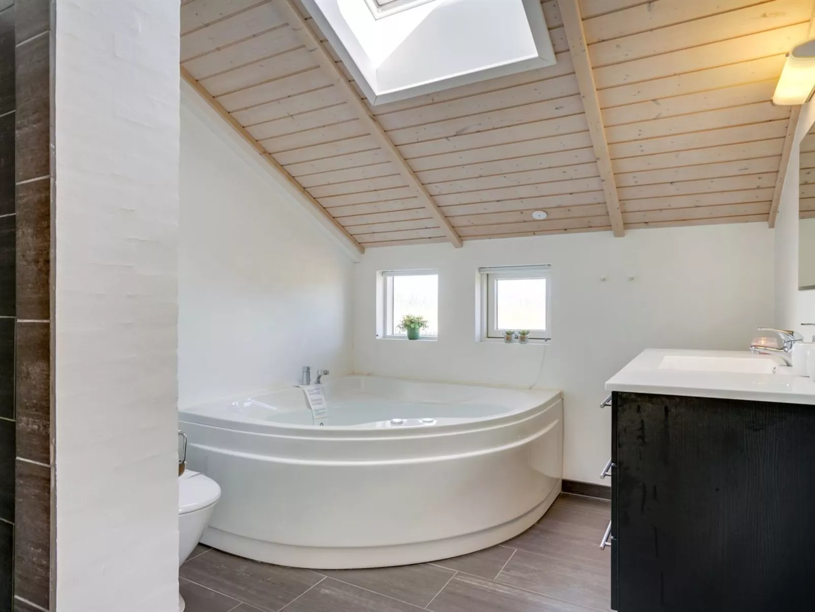 "Aria" - 1.2km from the sea-Binnen