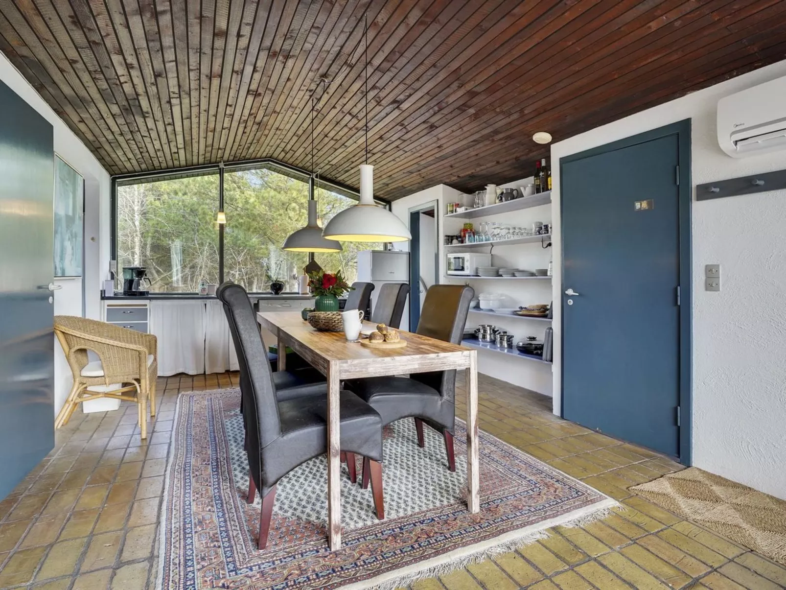 "Saxi" - 2.6km from the sea-Binnen