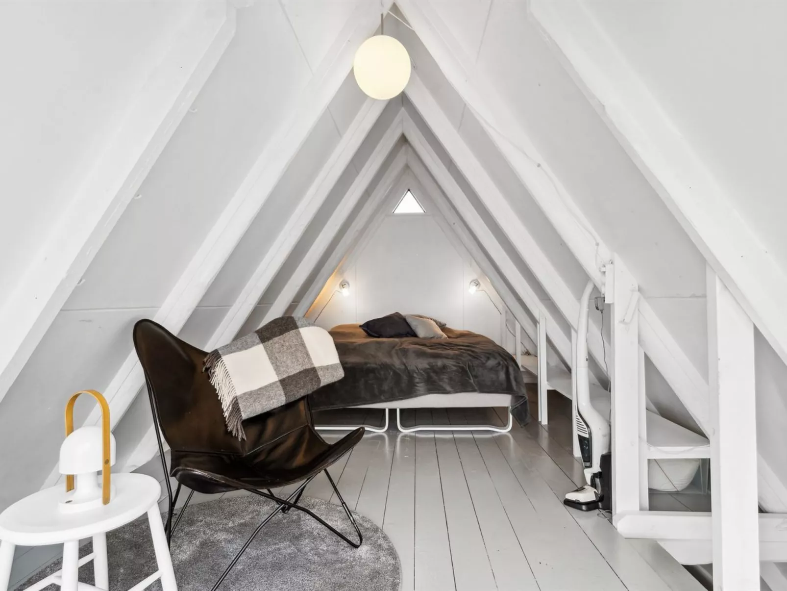 "Fifi" - 10m to the fjord-Binnen