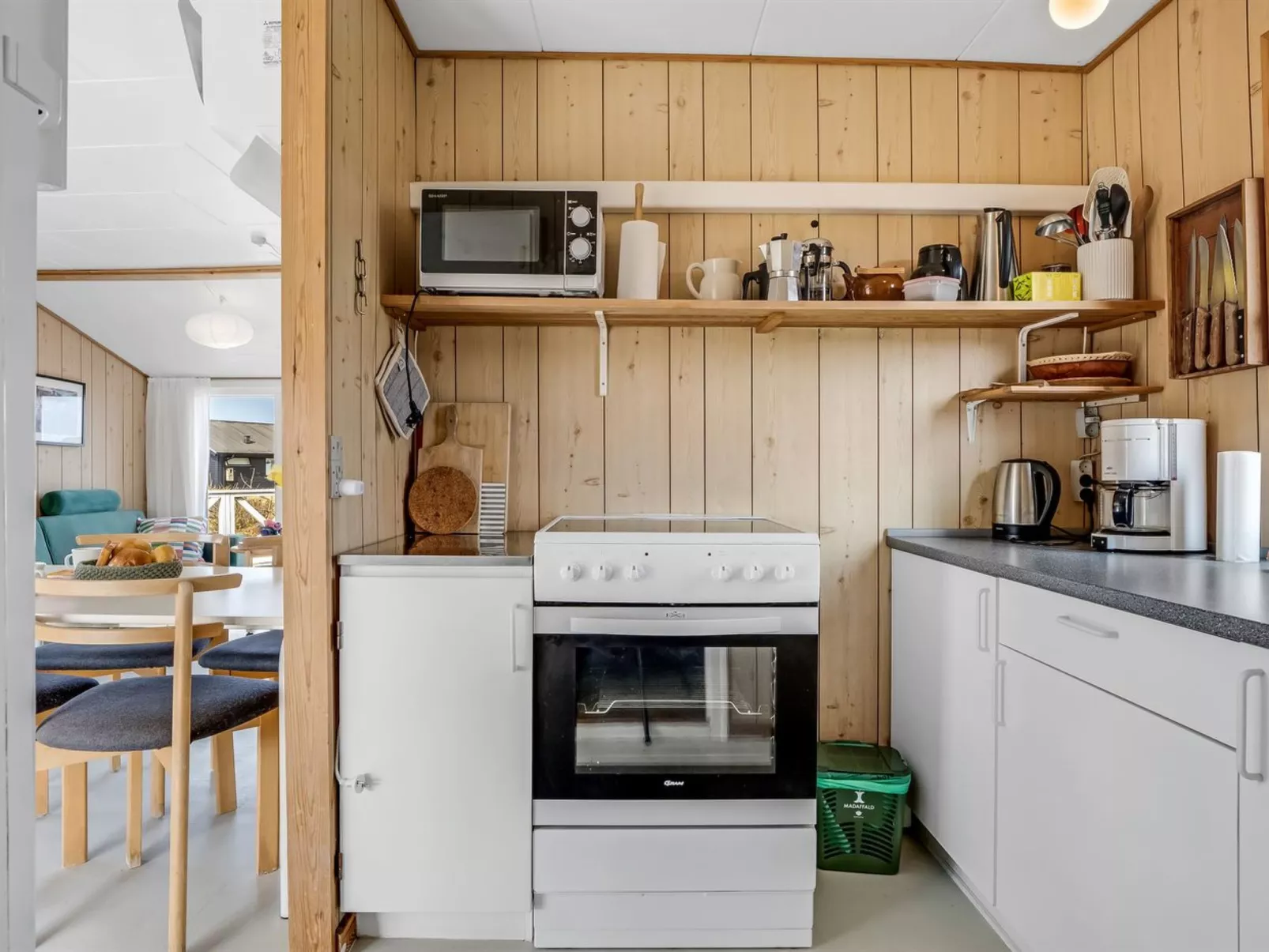 "Holger" - 50m from the sea-Binnen