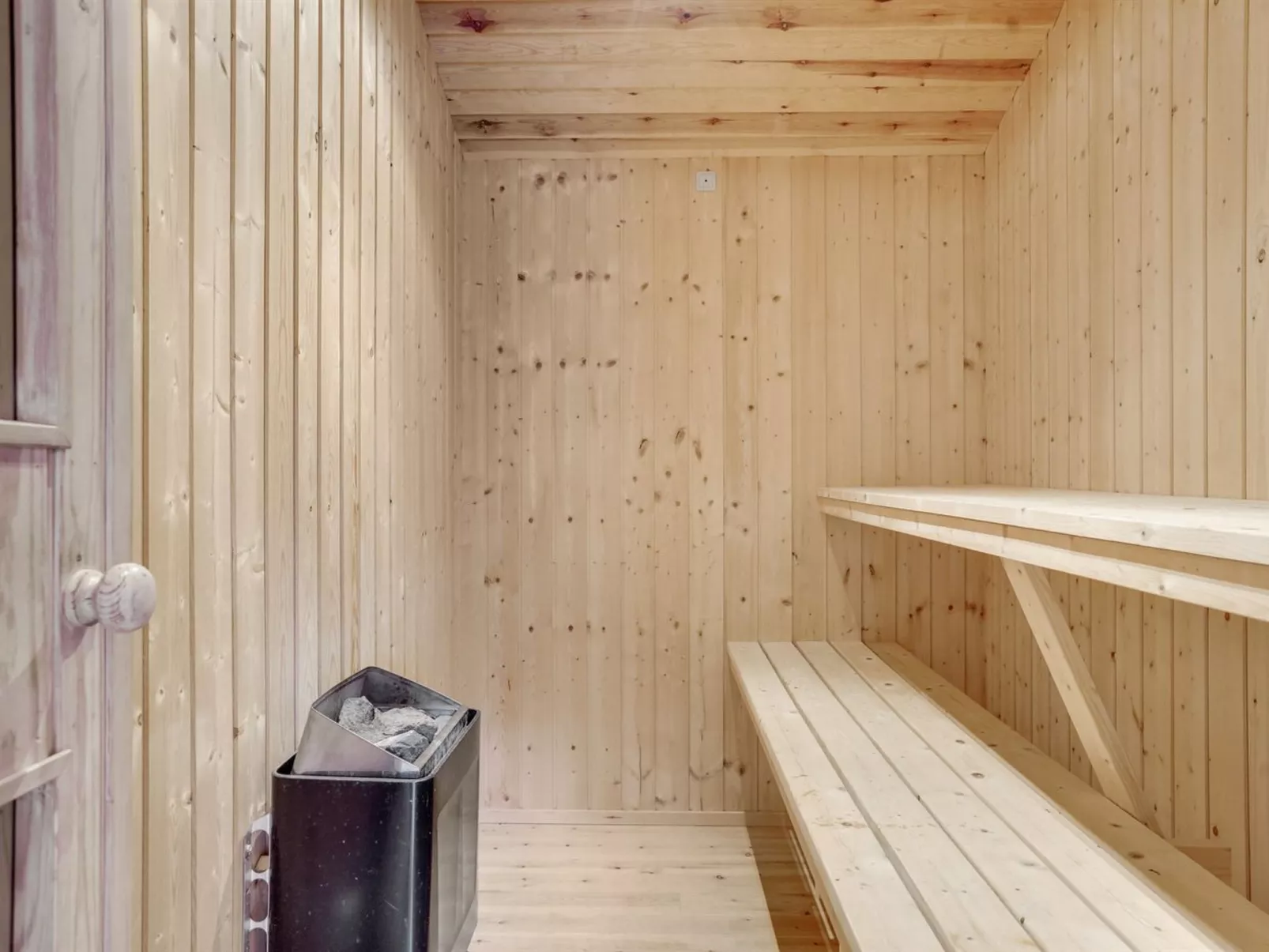 "Kalervo" - 100m from the sea-Binnen