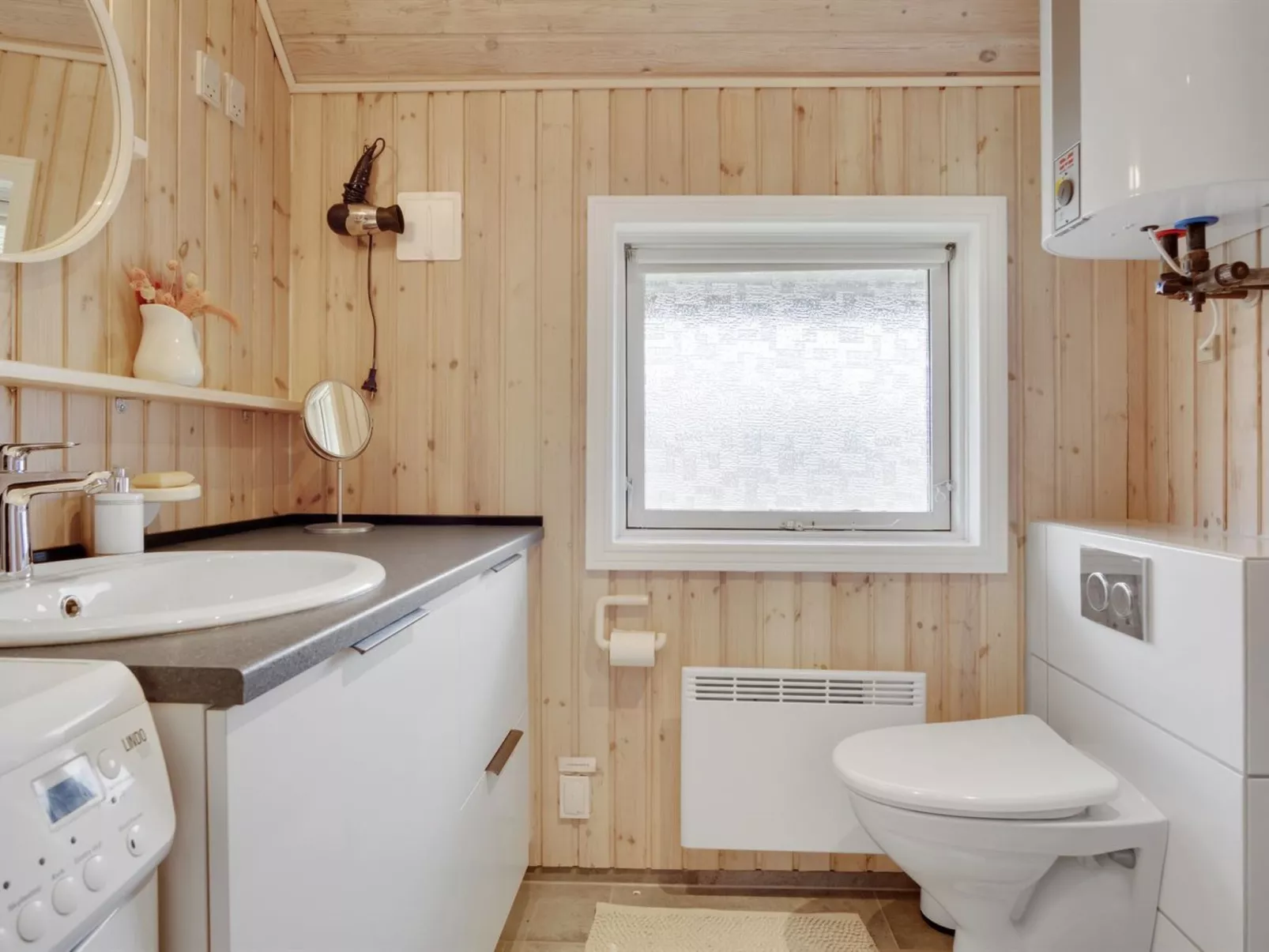 "Annli" - 1.5km from the sea-Binnen