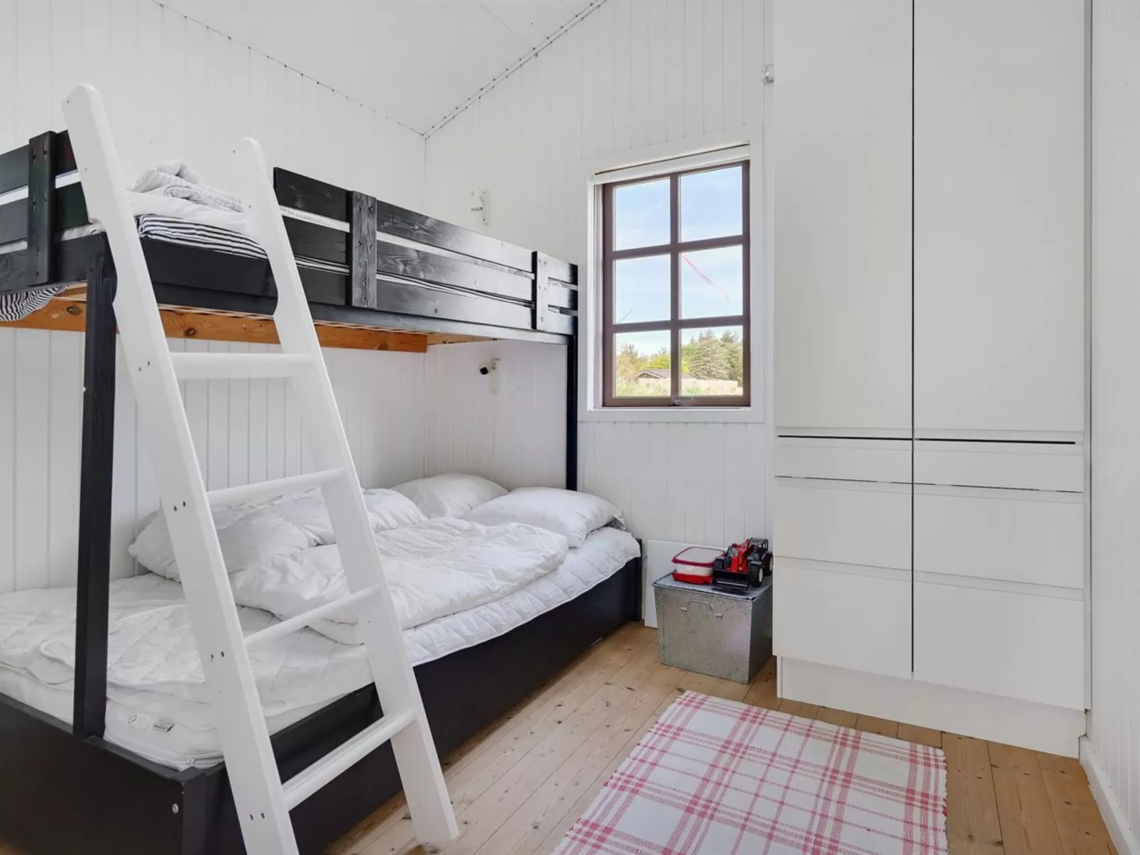 "Ansberga" - 1km from the sea-Binnen