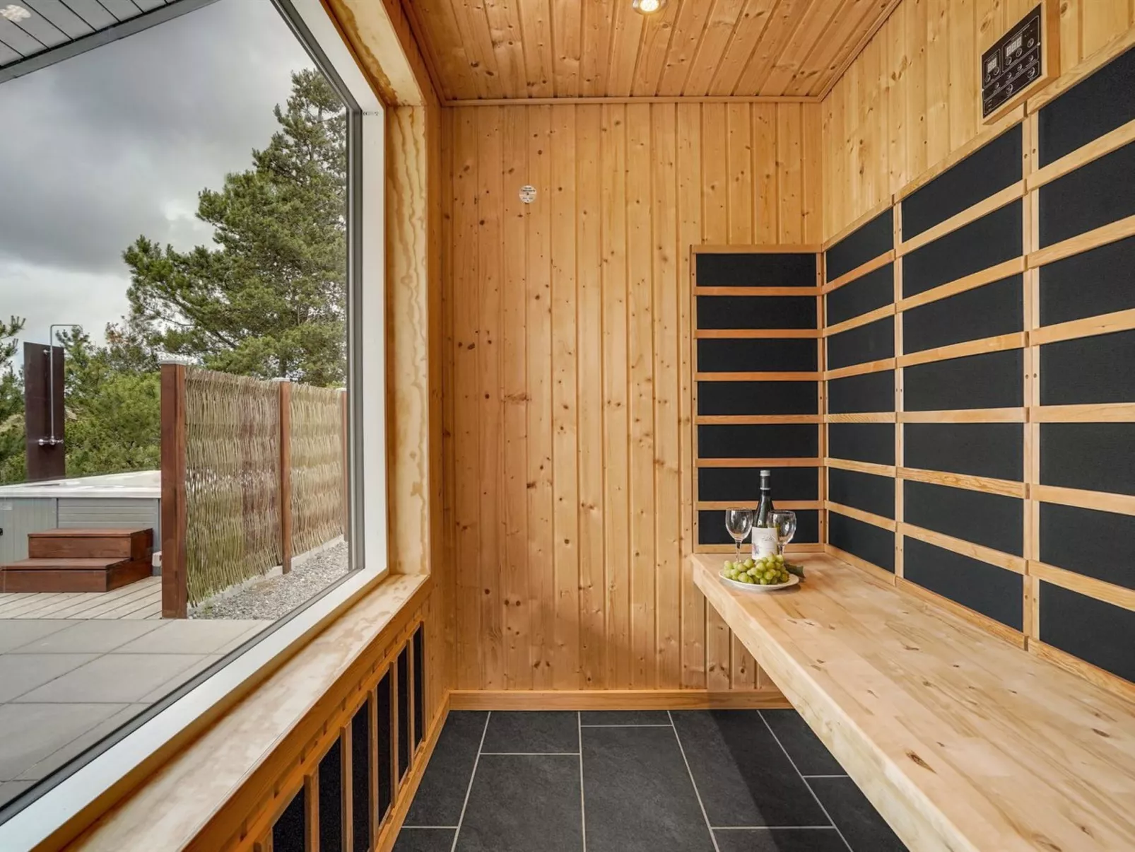 "Soili" - 1.2km from the sea-Binnen