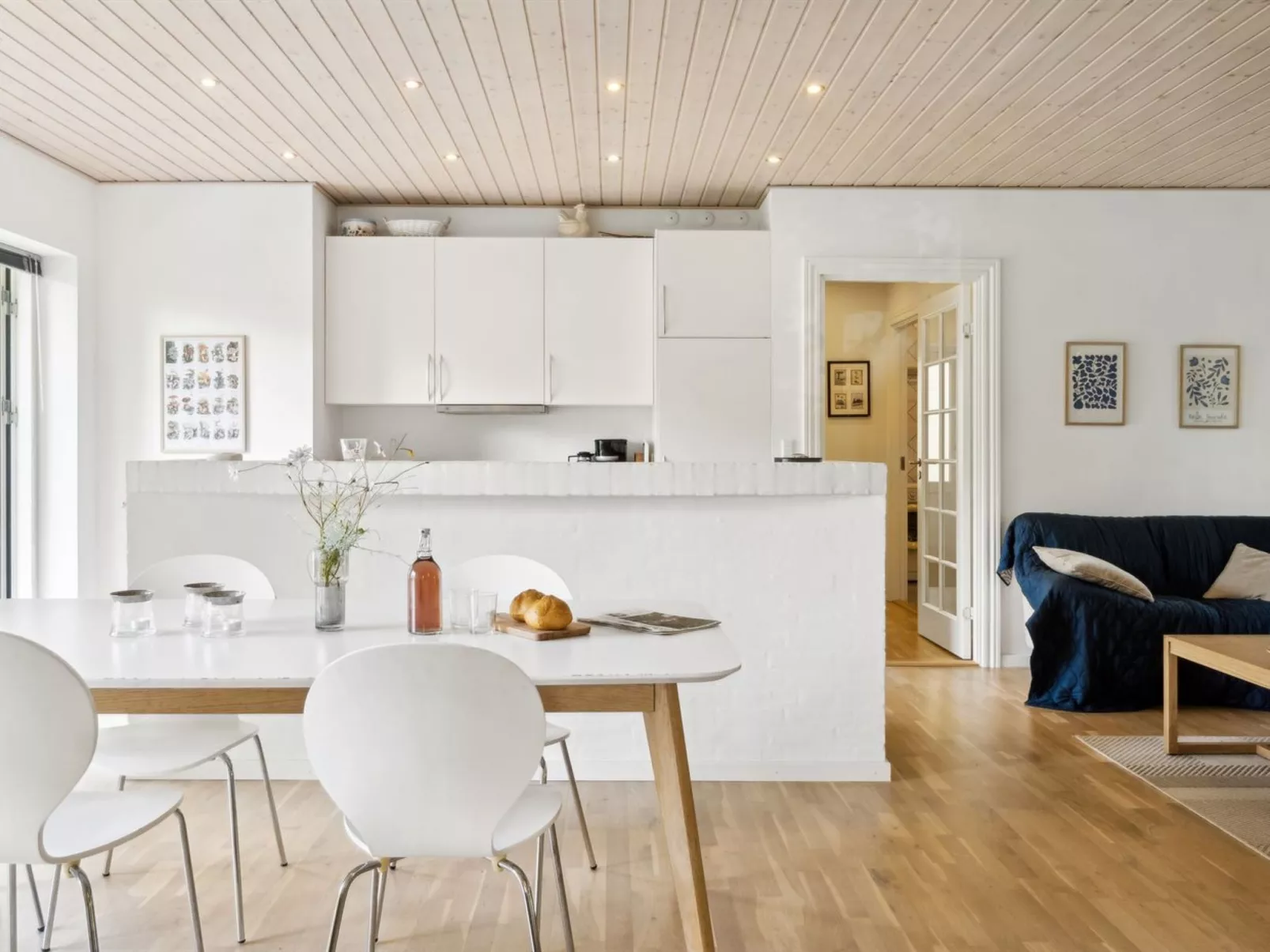 "Pietari" - 1.2km from the sea-Binnen