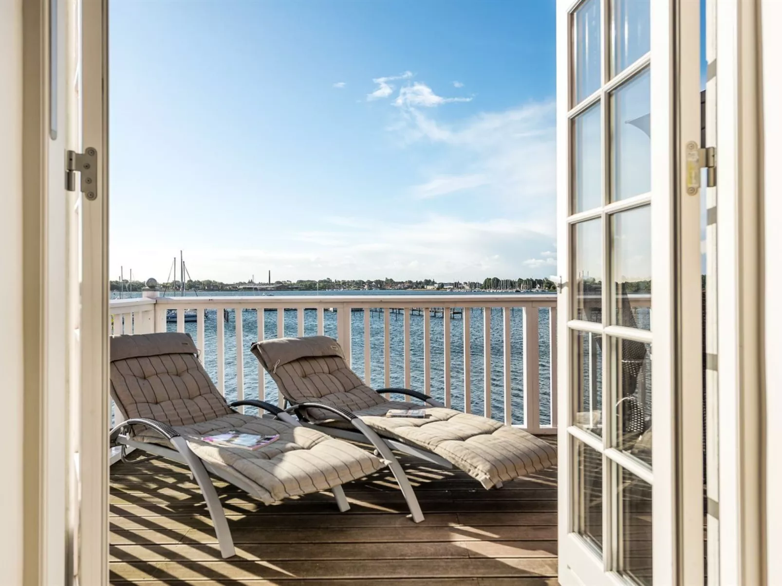 "Joar" - 5m to the fjord-Buiten