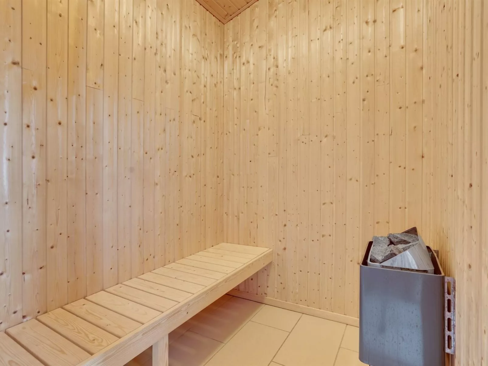 "Vitori" - 800m from the sea-Binnen