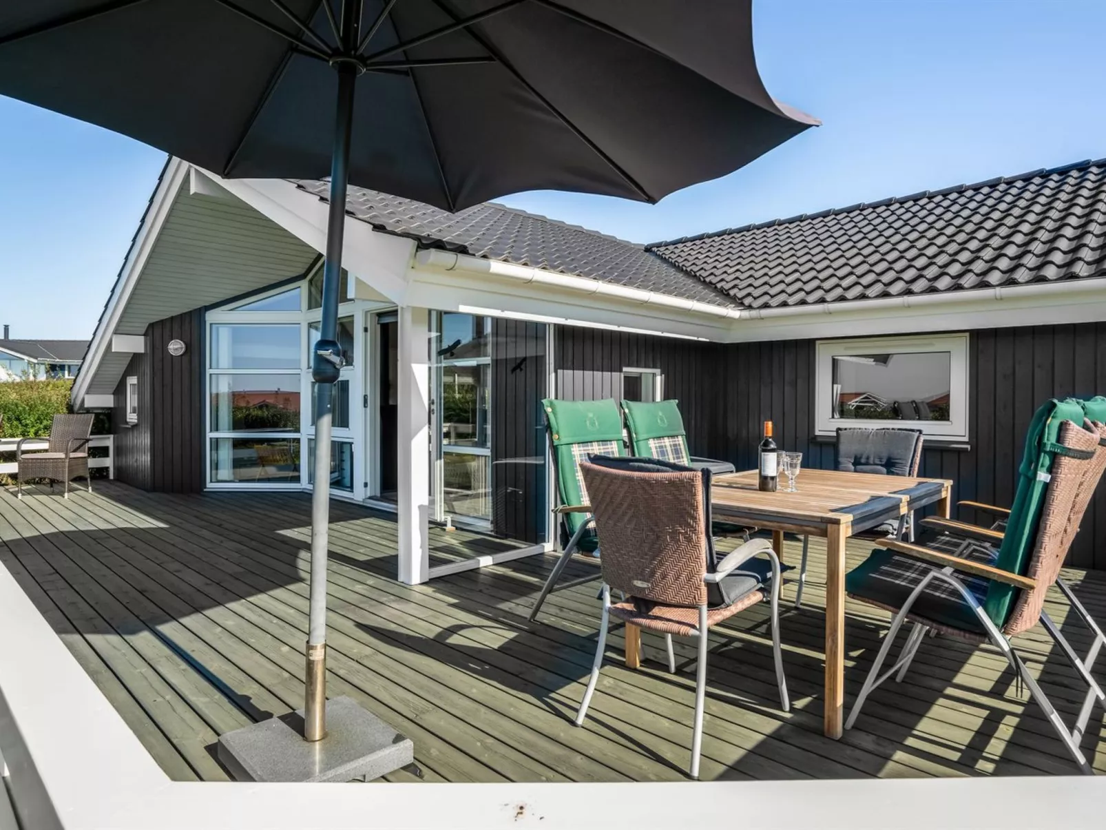 "Brynjolf" - 350m to the fjord-Buiten