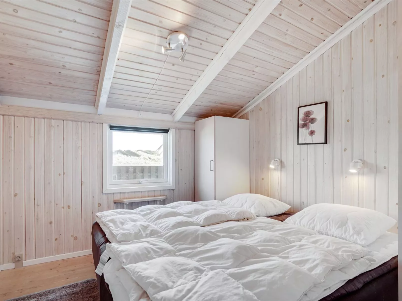 "Randulf" - 450m from the sea-Binnen