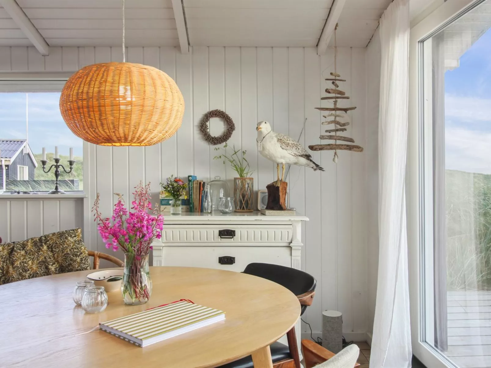 "Anissa" - 100m from the sea-Binnen