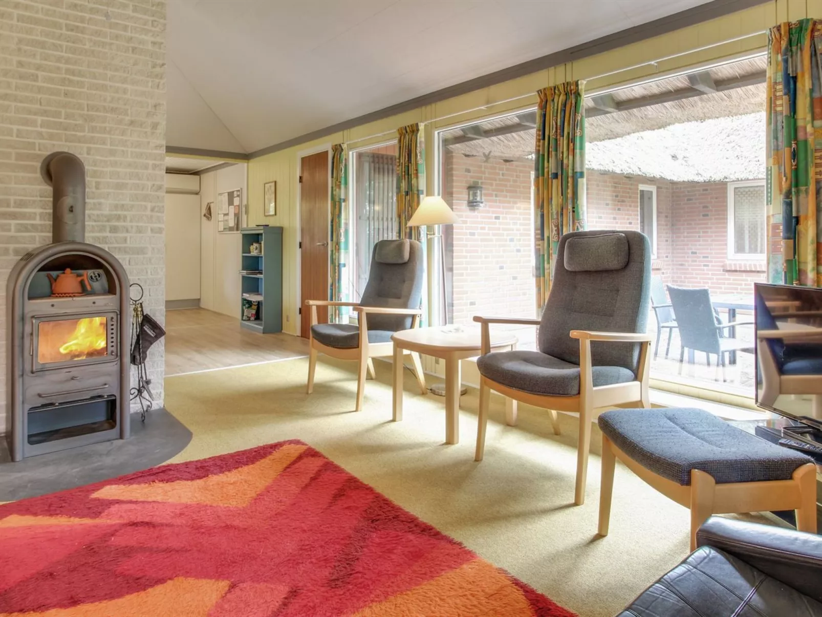 "Helline" - 900m from the sea-Binnen