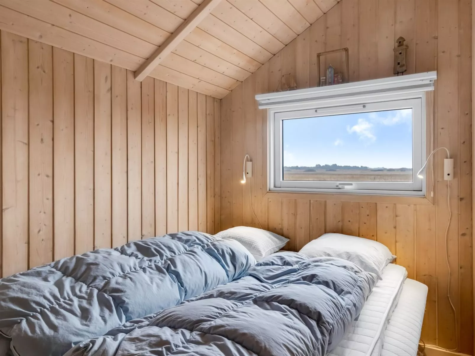 "Neia" - 640m from the sea-Binnen