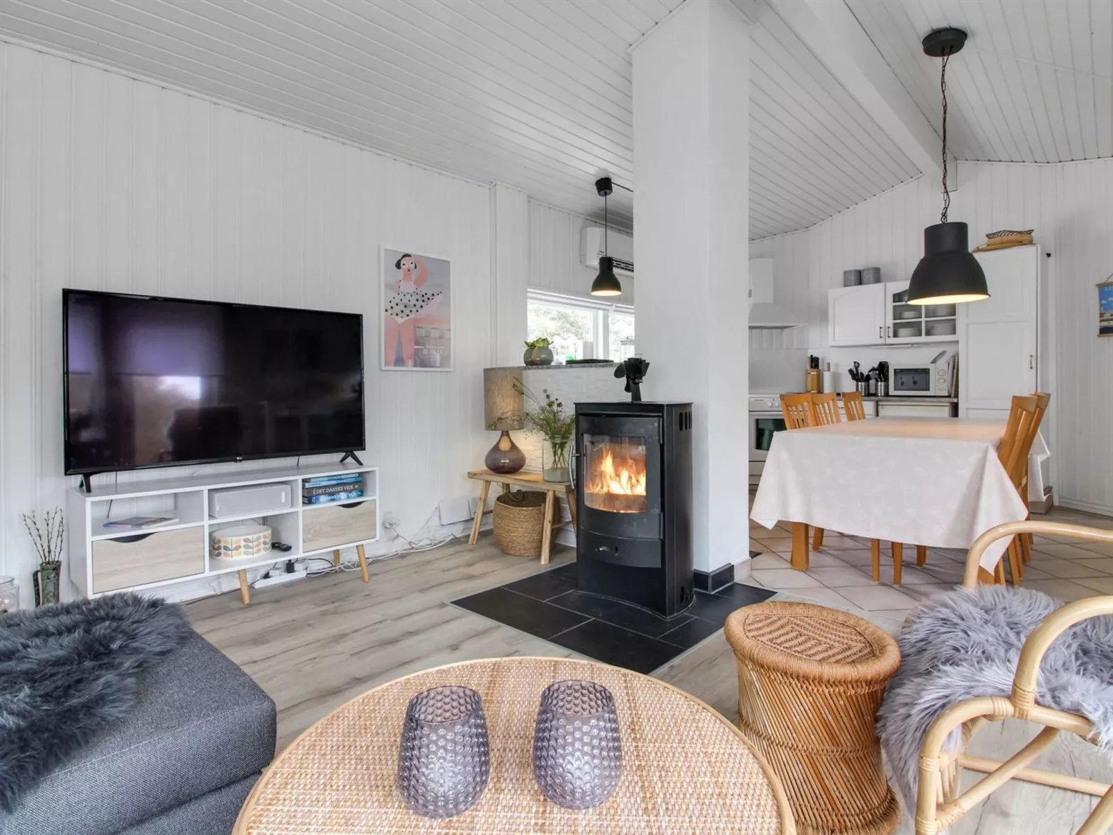 "Henryette" - 200m from the sea-Binnen