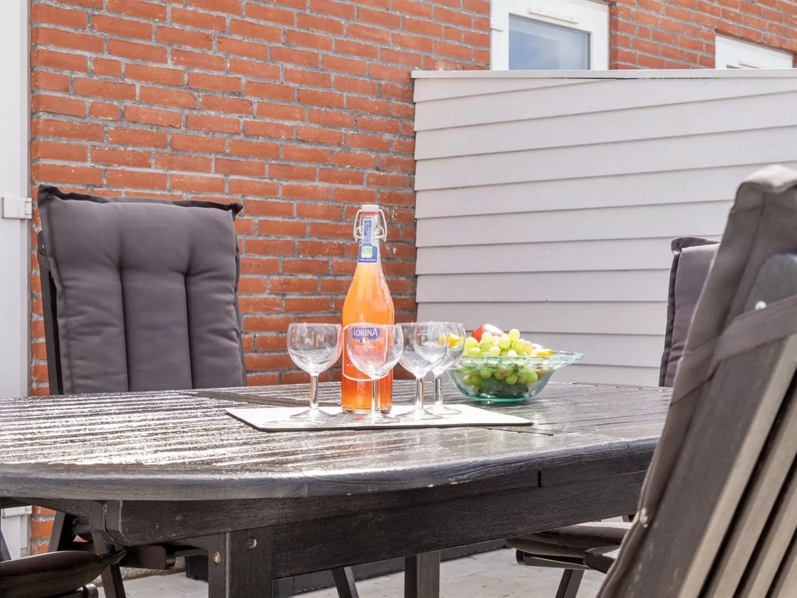 "Mariam" - 2.3km from the sea-Buiten