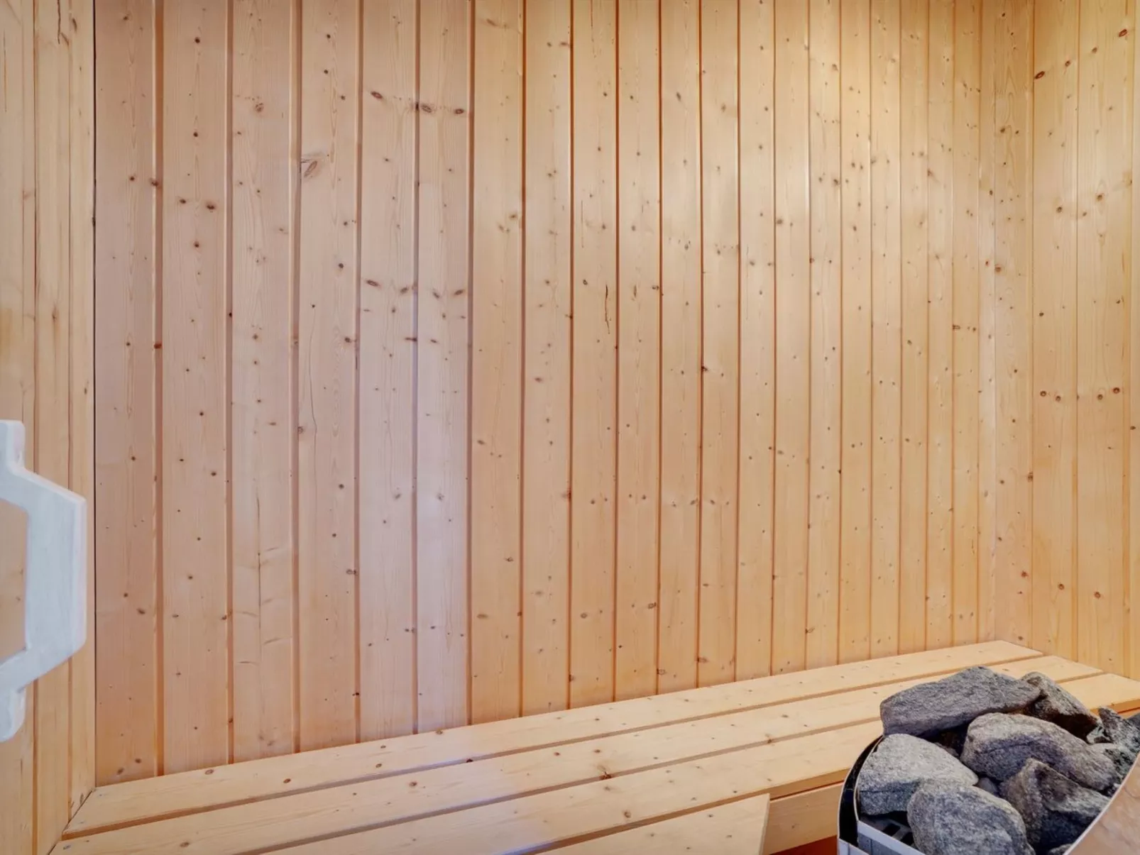 "Mariette" - 3.1km from the sea-Binnen