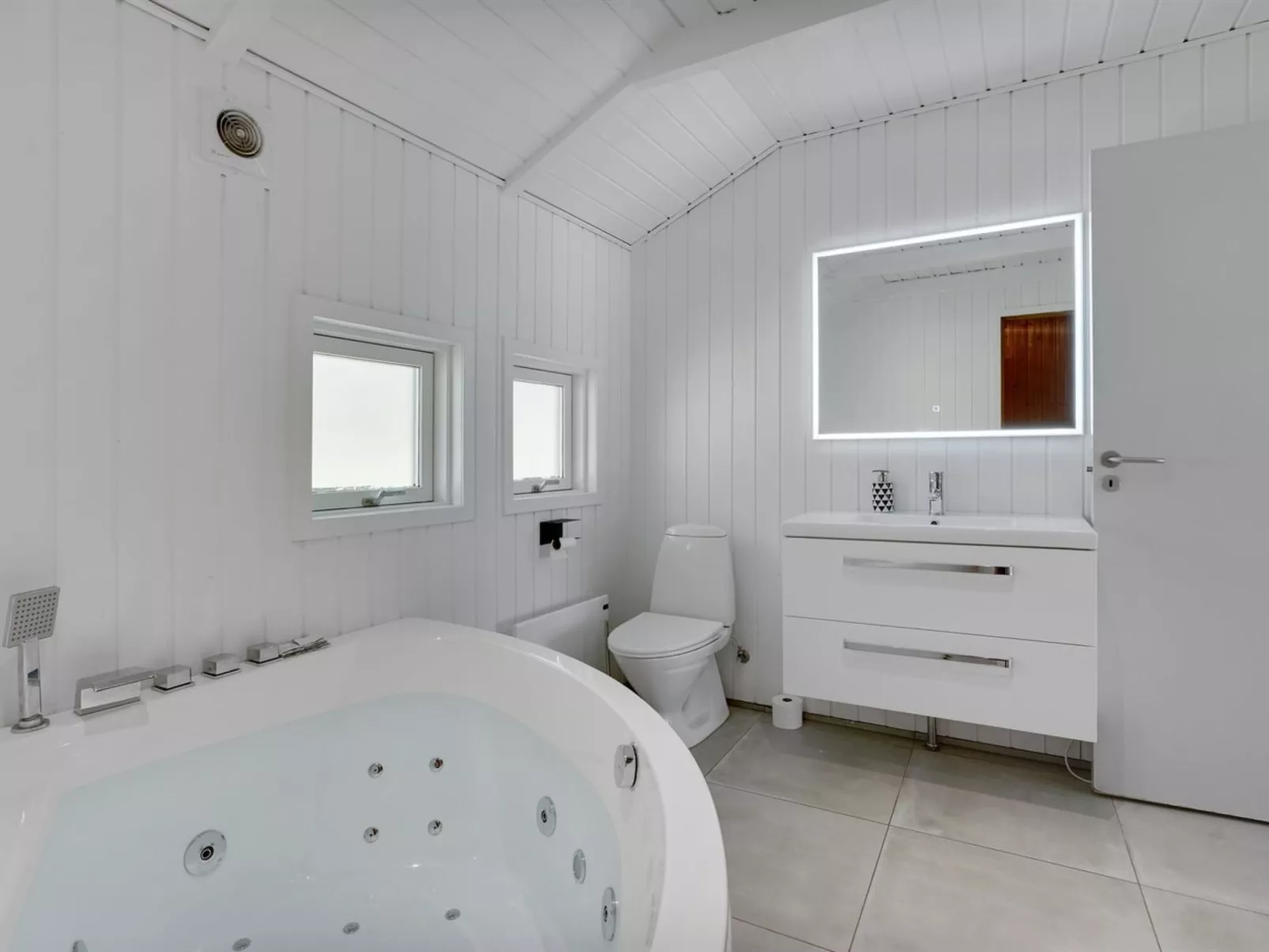 "Lin" - 2.9km from the sea-Binnen