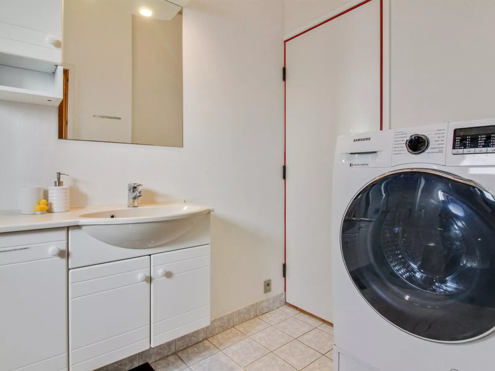 "Wifred" - 250m from the sea-Binnen