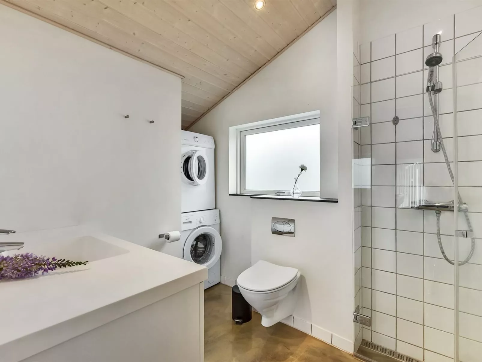 "Lav" - 3.8km from the sea-Binnen