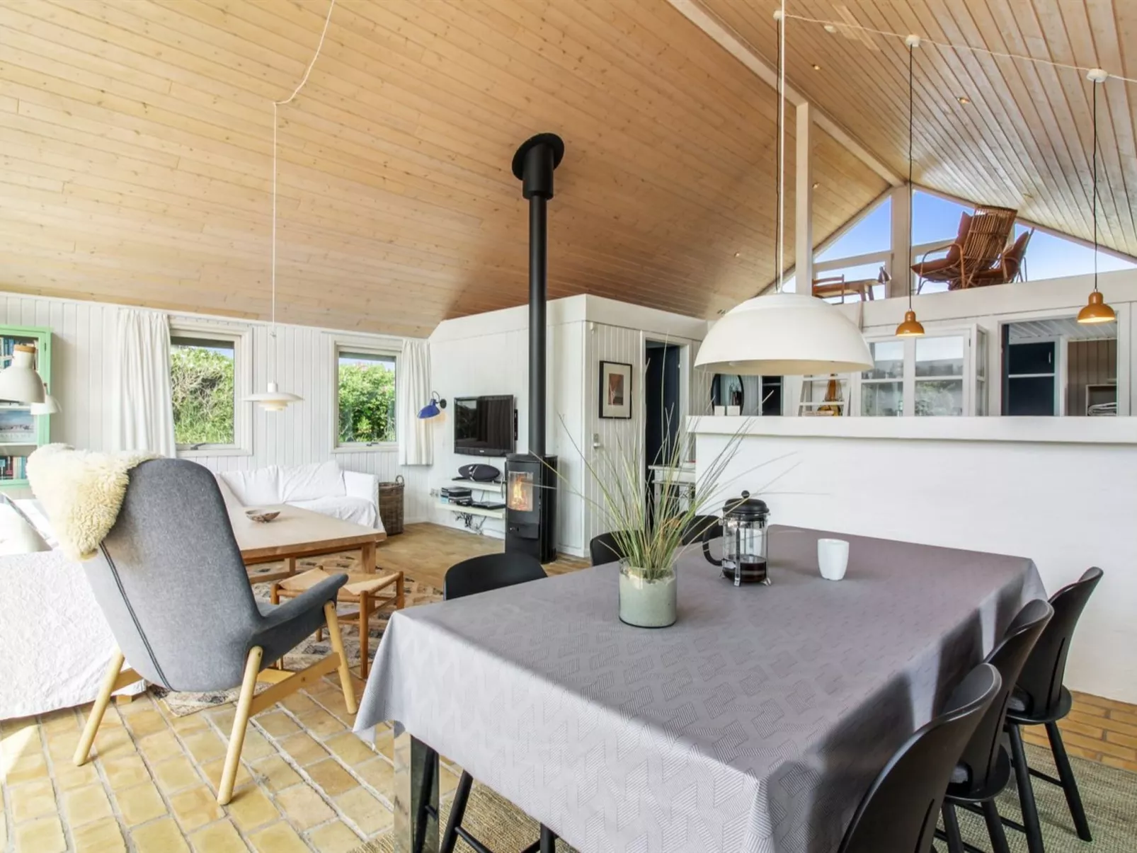 "Harry" - 100m from the sea-Binnen