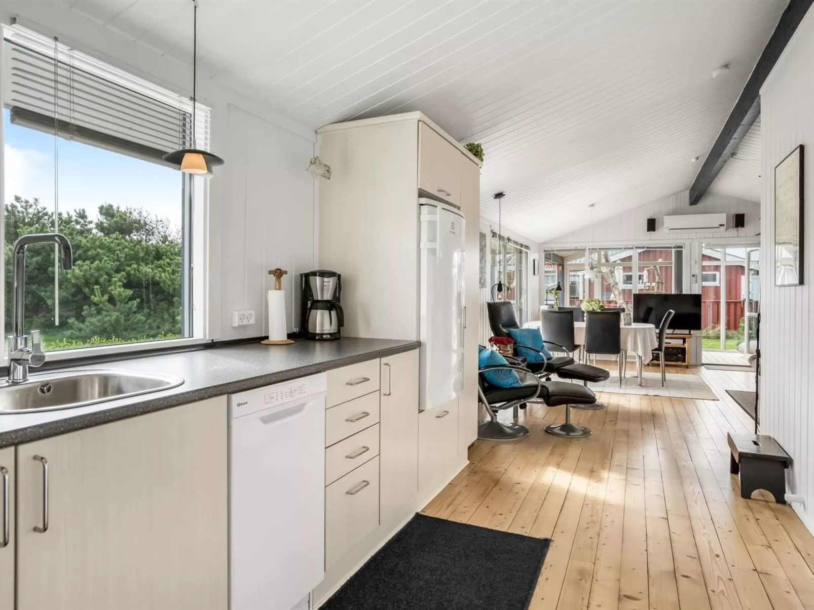 "Hælf" - 400m from the sea-Binnen