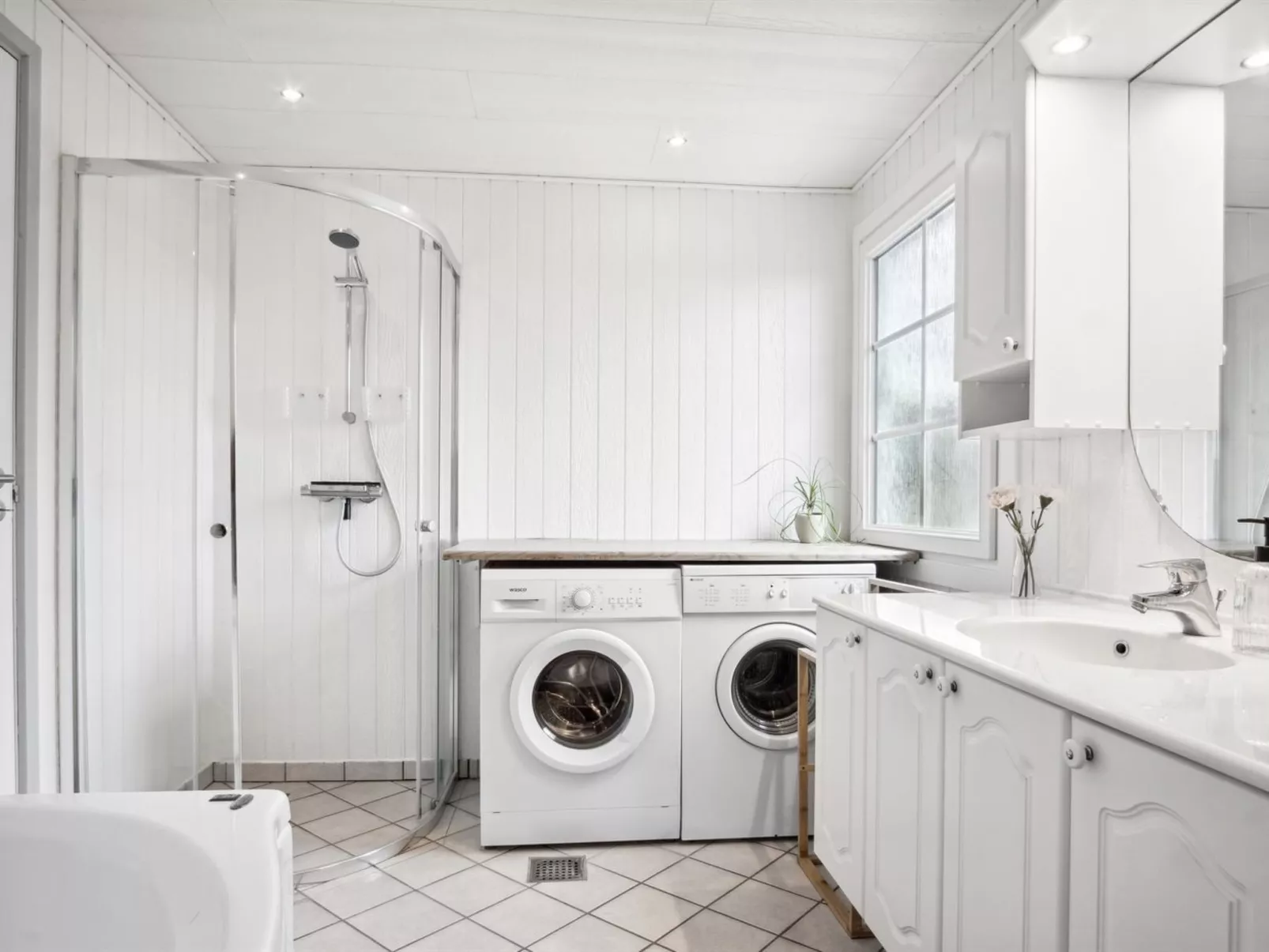 "Haralda" - 300m from the sea-Binnen