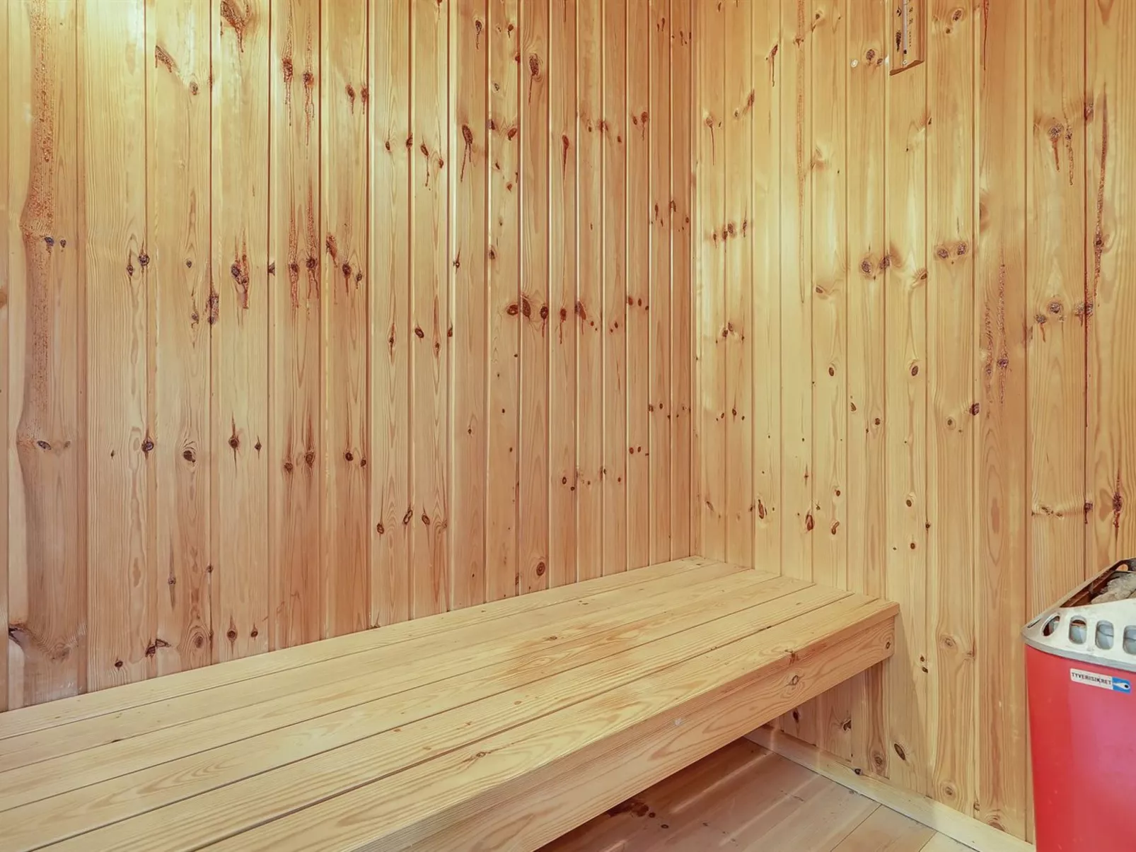 "Gjorgjija" -  from the sea-Binnen