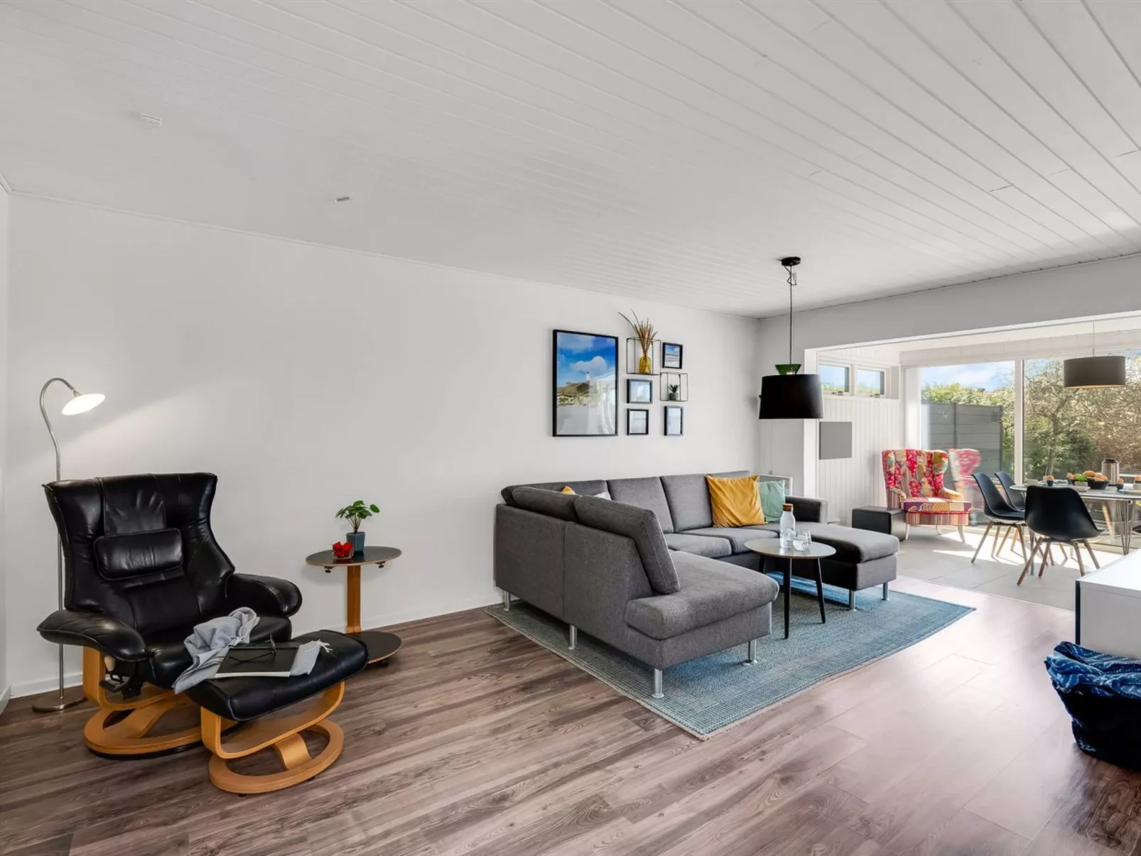 "Clemence" - 900m from the sea-Binnen