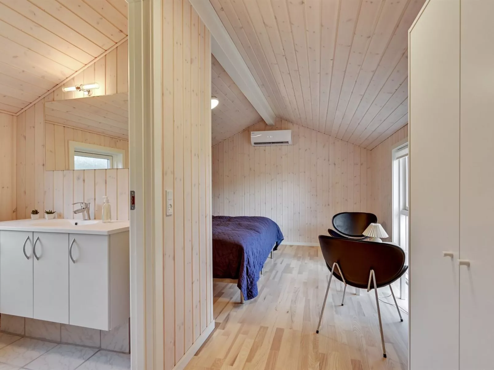 "Rathi" - 250m from the sea-Binnen