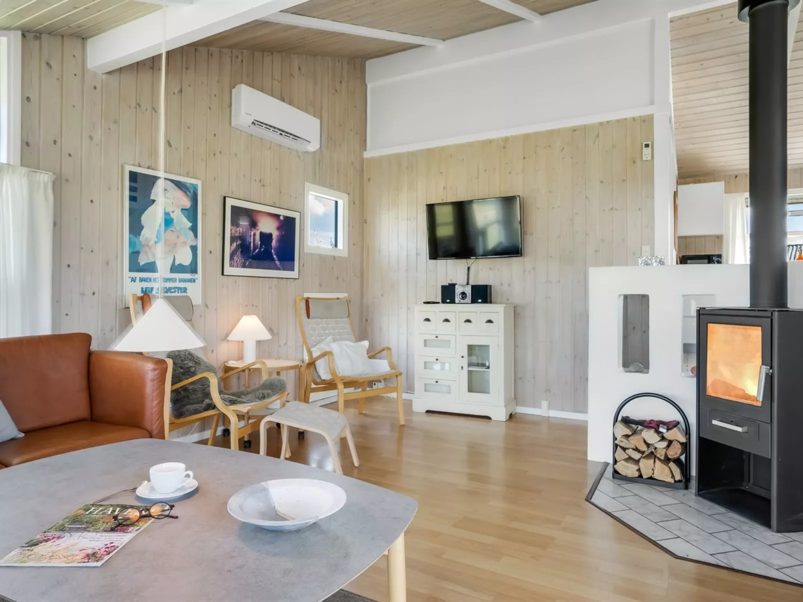 "Venja" - 200m from the sea-Binnen