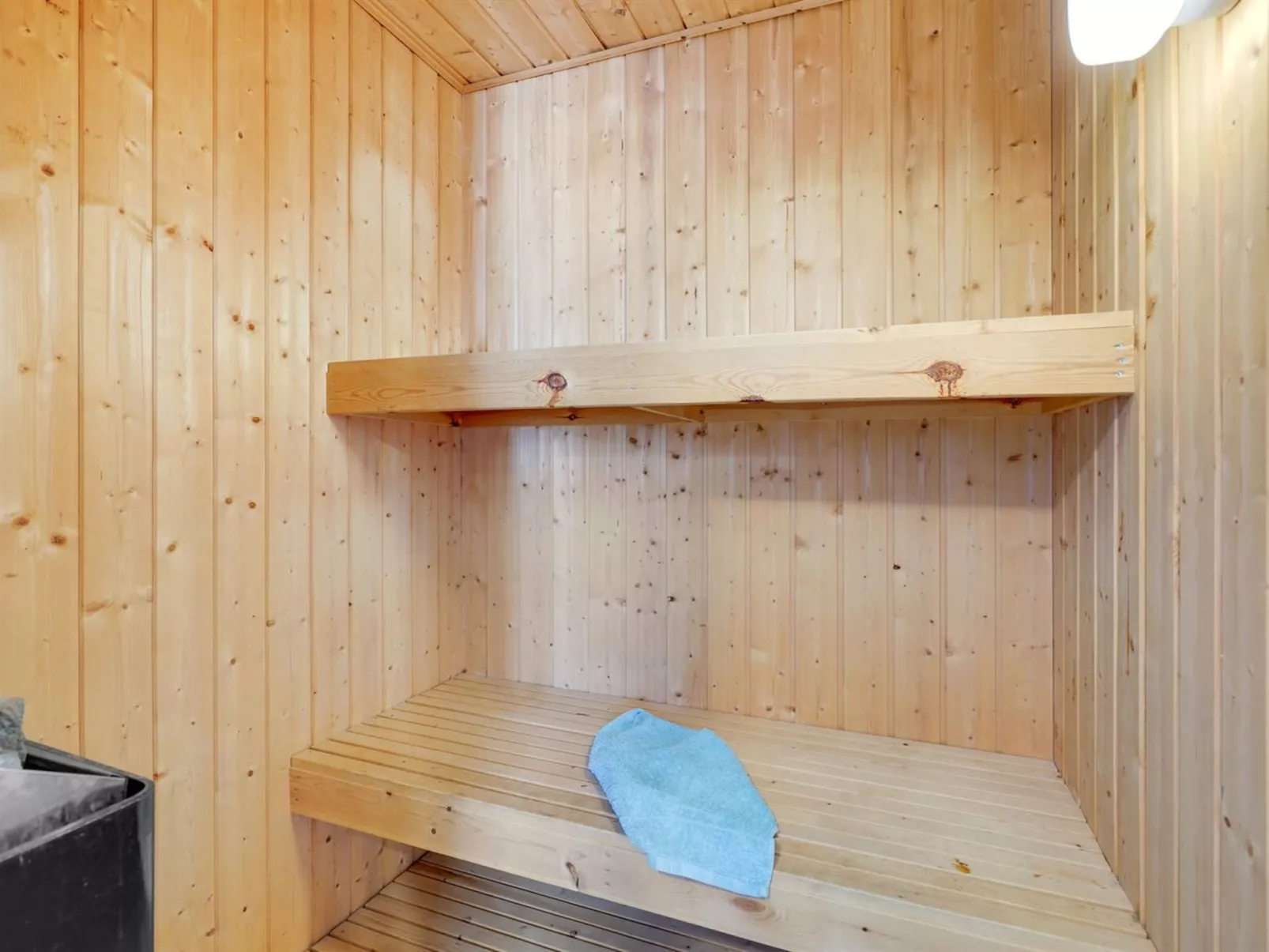 "Ozeana" -  from the sea-Binnen