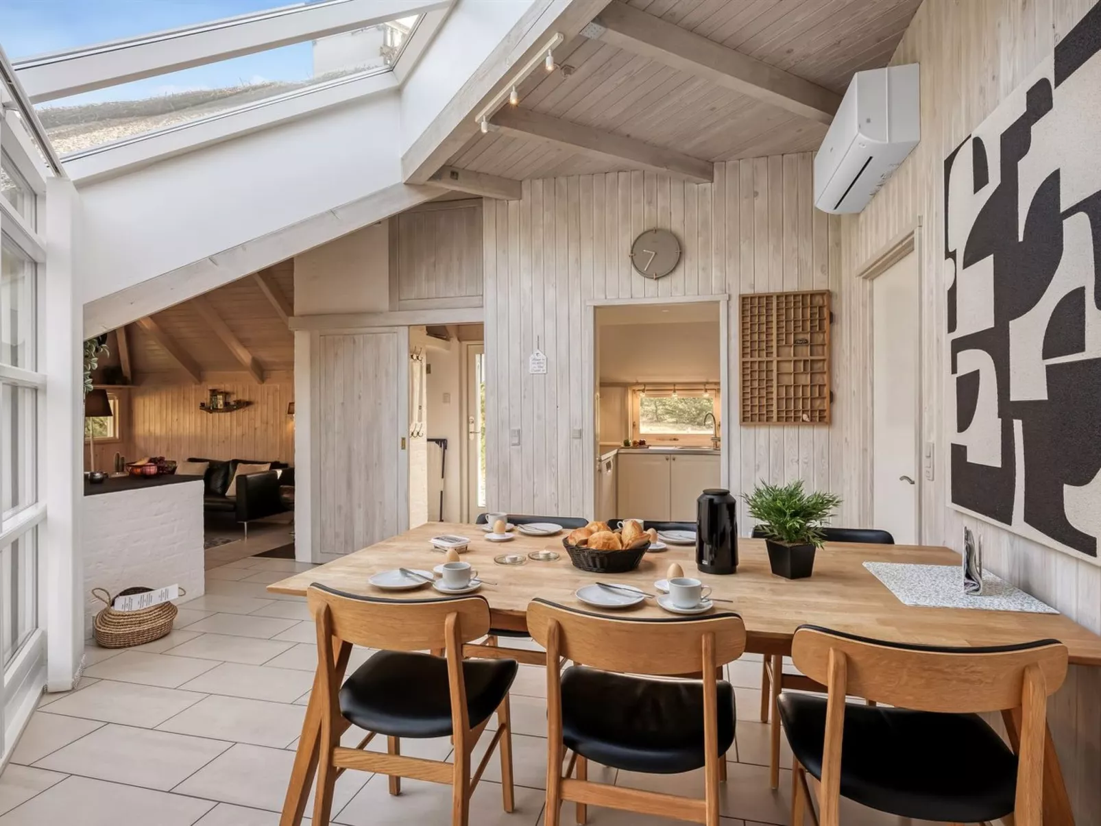 "Kenny" - 1.2km from the sea-Binnen