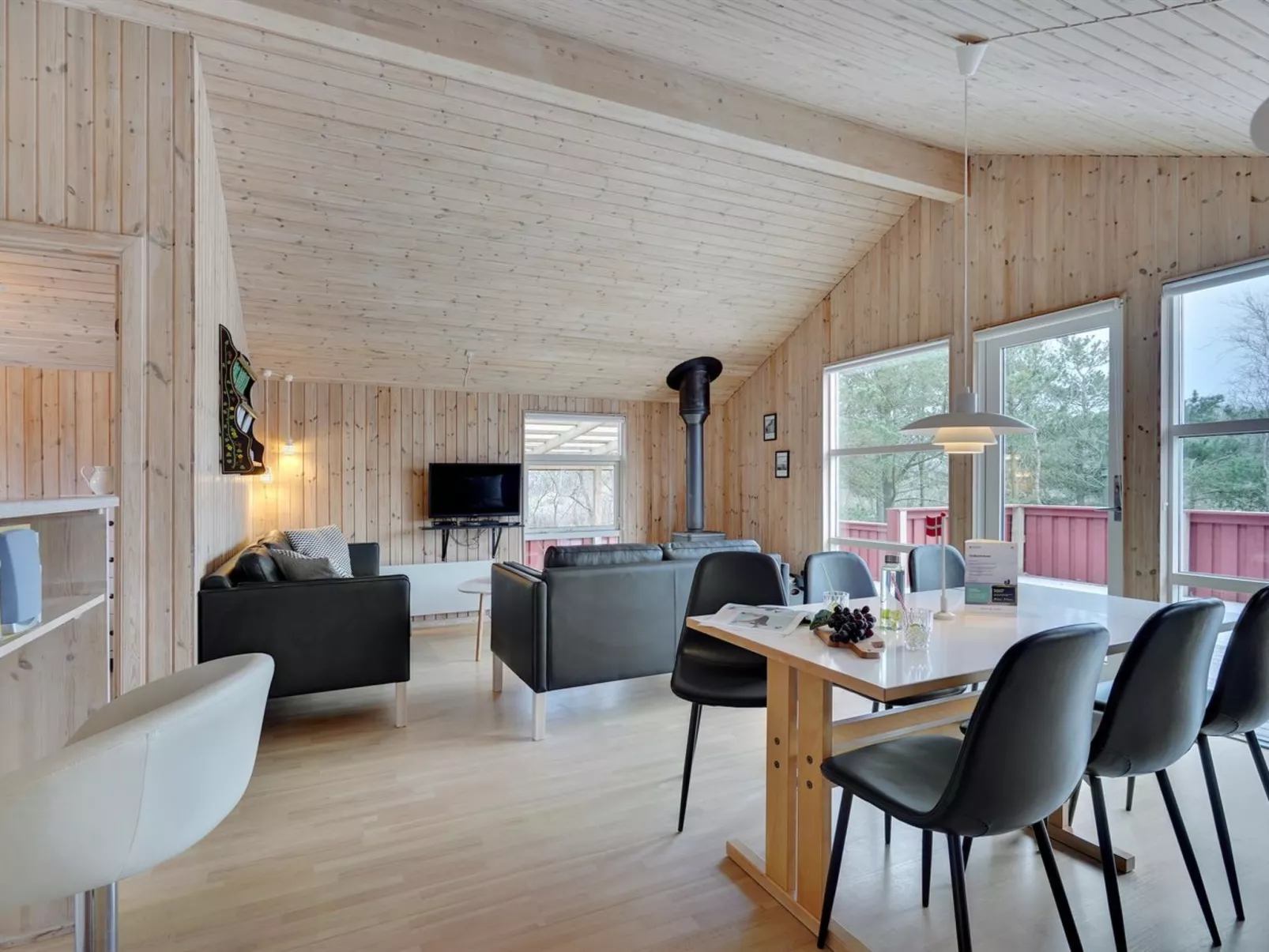 "Halla" - 200m to the fjord-Binnen