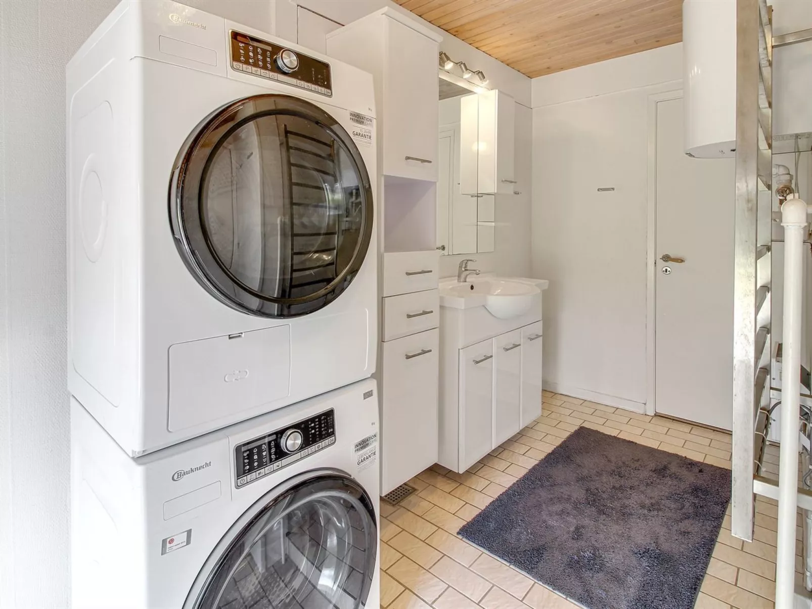 "Yardila" - 1.5km from the sea-Binnen