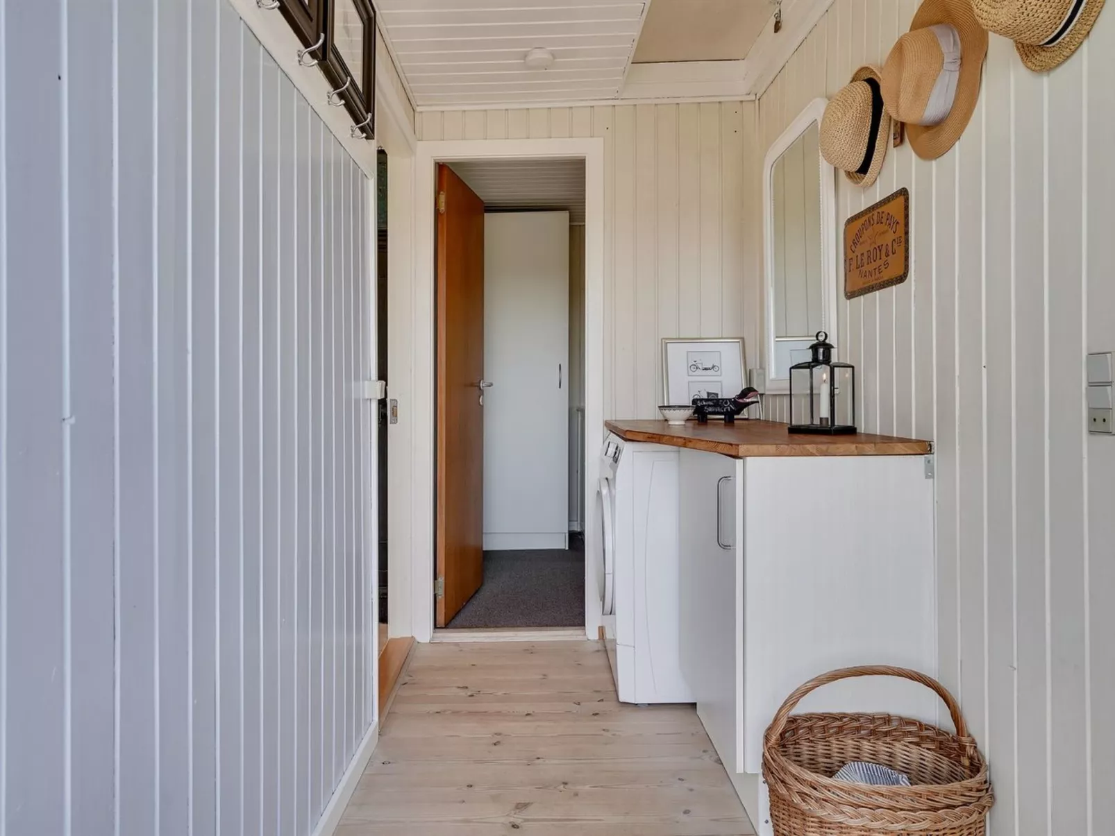 "Erikke" - 300m from the sea-Binnen