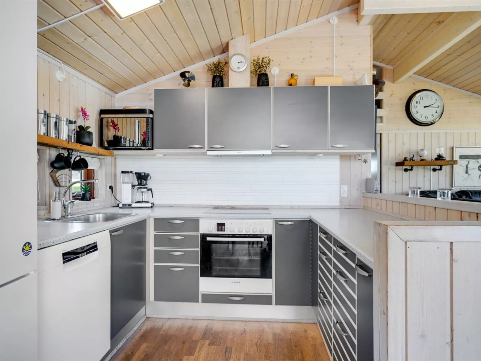 "Ela" - 500m from the sea-Binnen