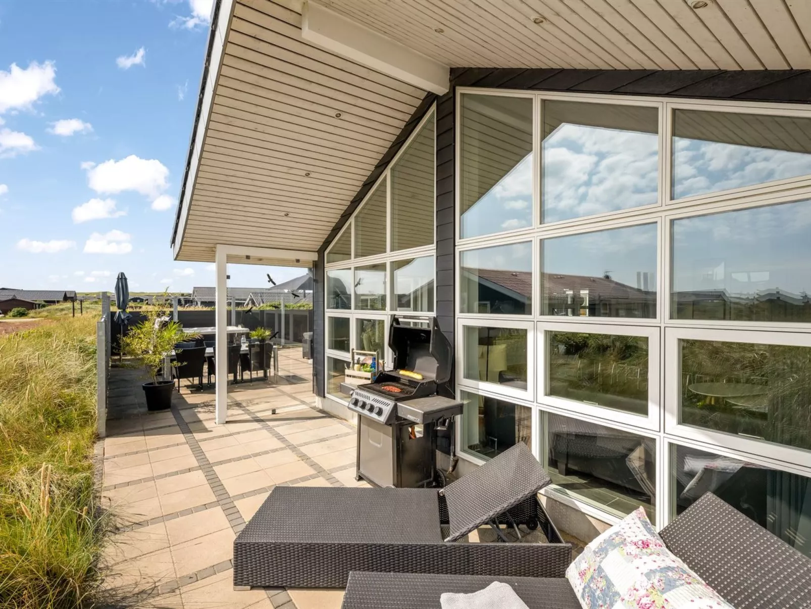 "Ennie" -  from the sea-Buiten