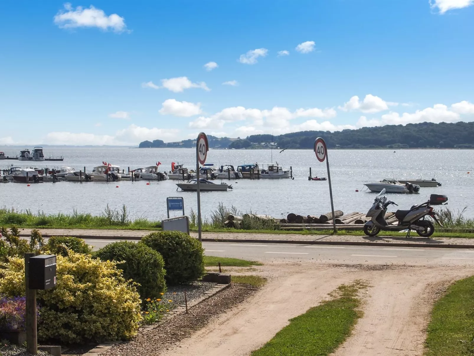 "Star" - 100m from the sea-Buiten