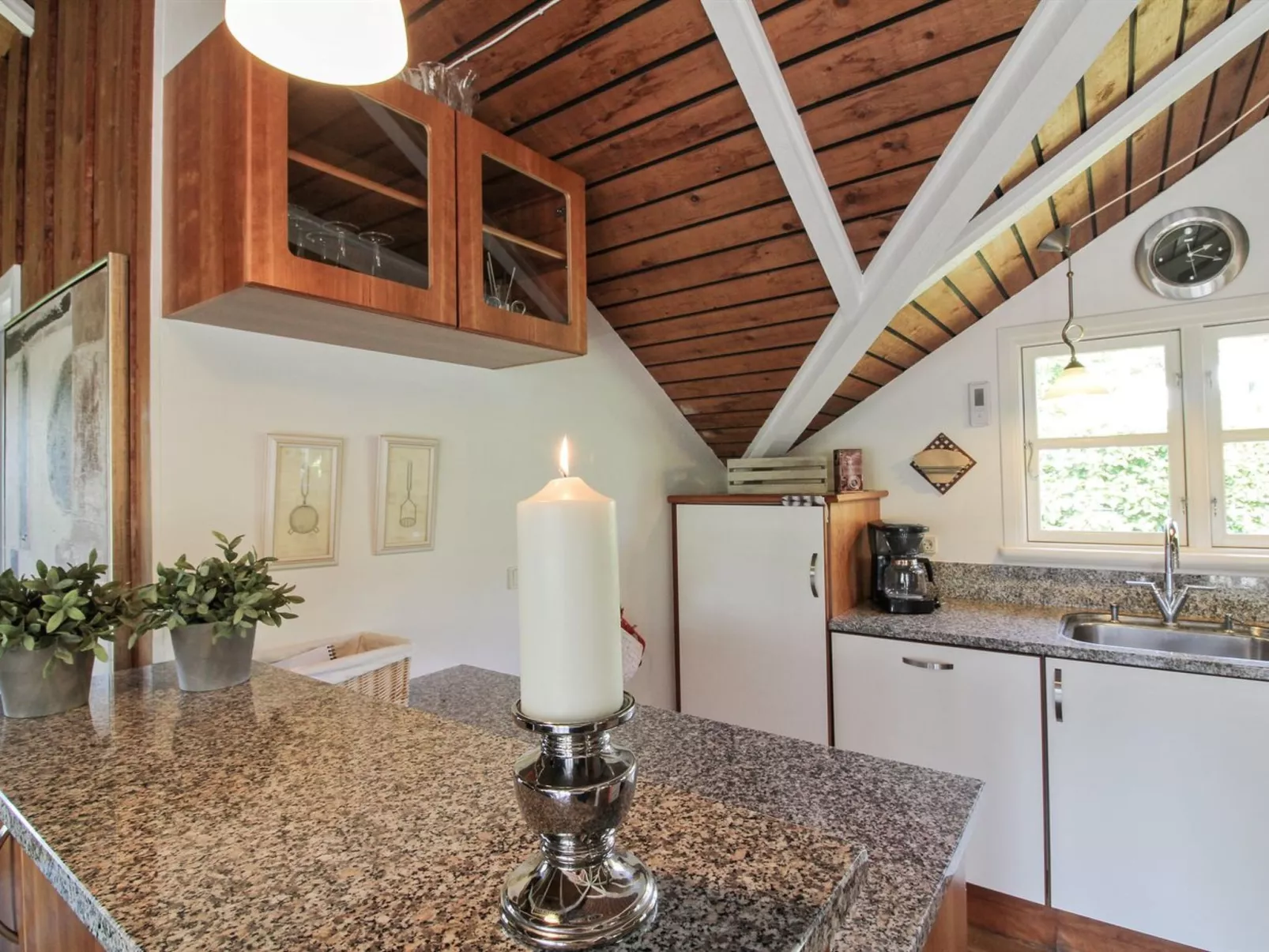 "Gretta" - 400m from the sea-Binnen