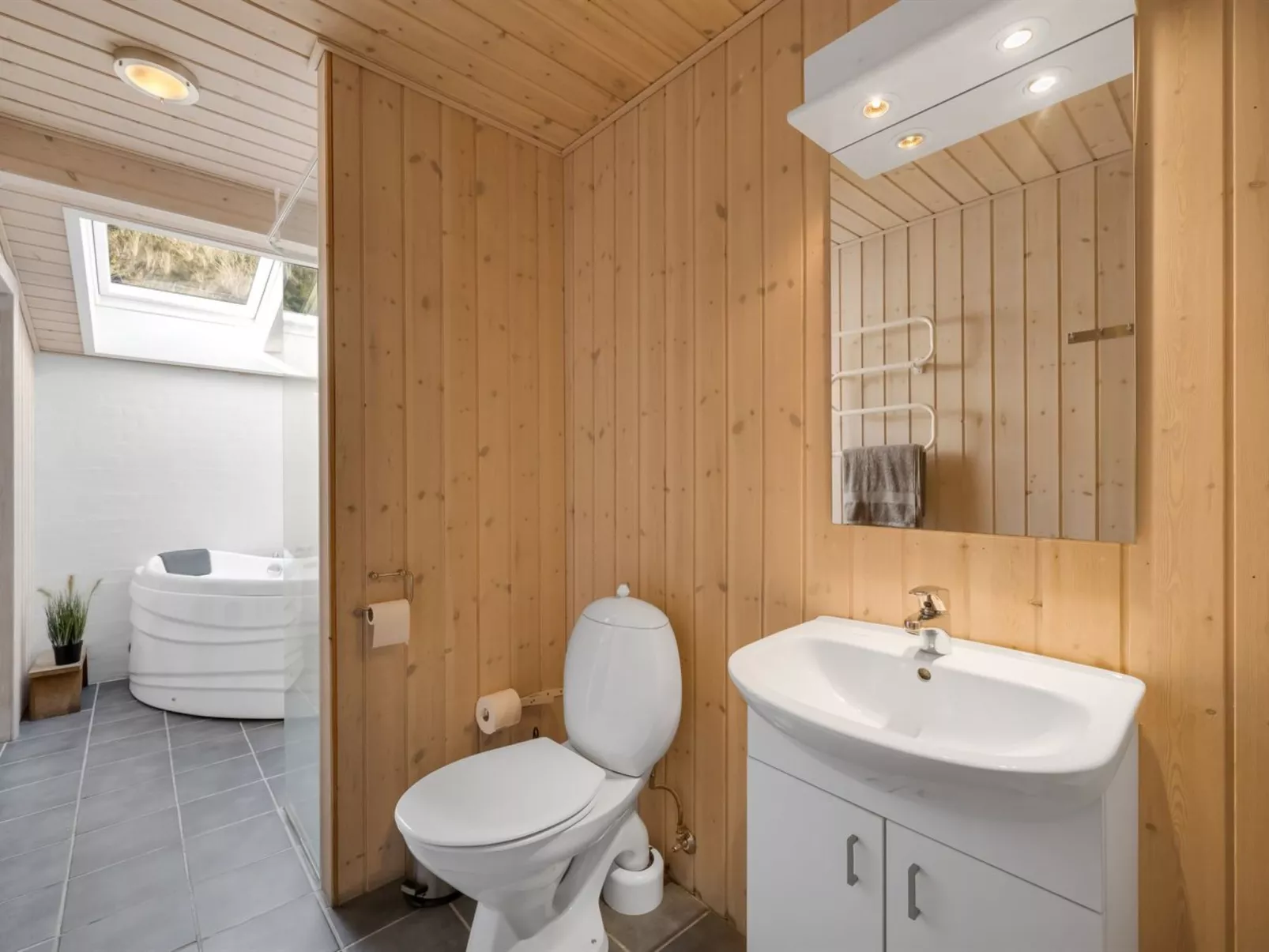 "Sutere" - 200m to the fjord-Binnen