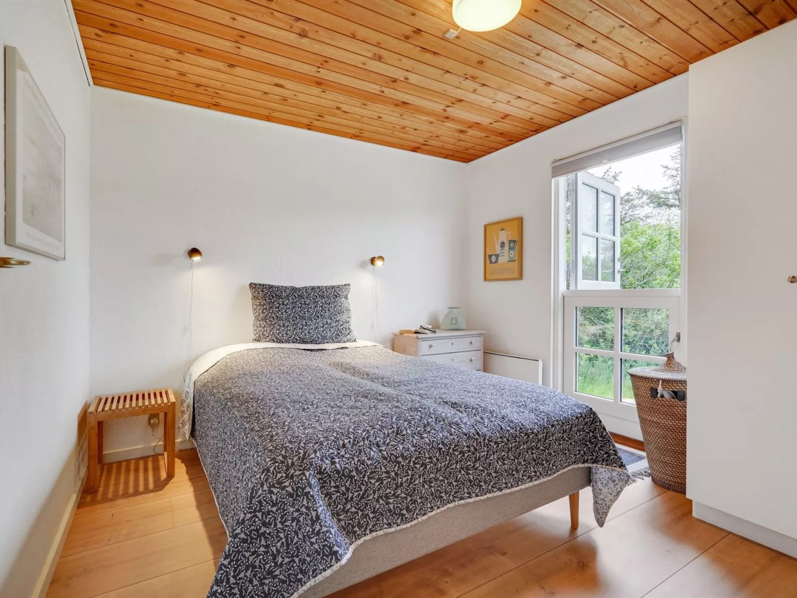 "Sölvy" - 300m from the sea-Binnen