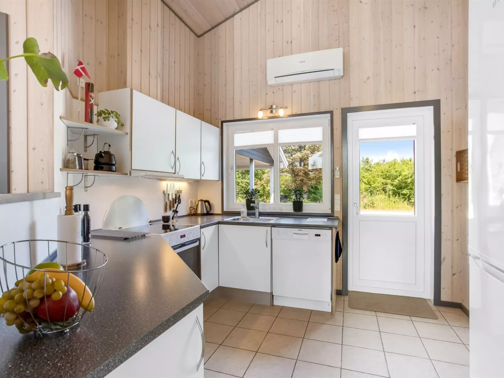 "Gylla" - 12km from the sea-Binnen