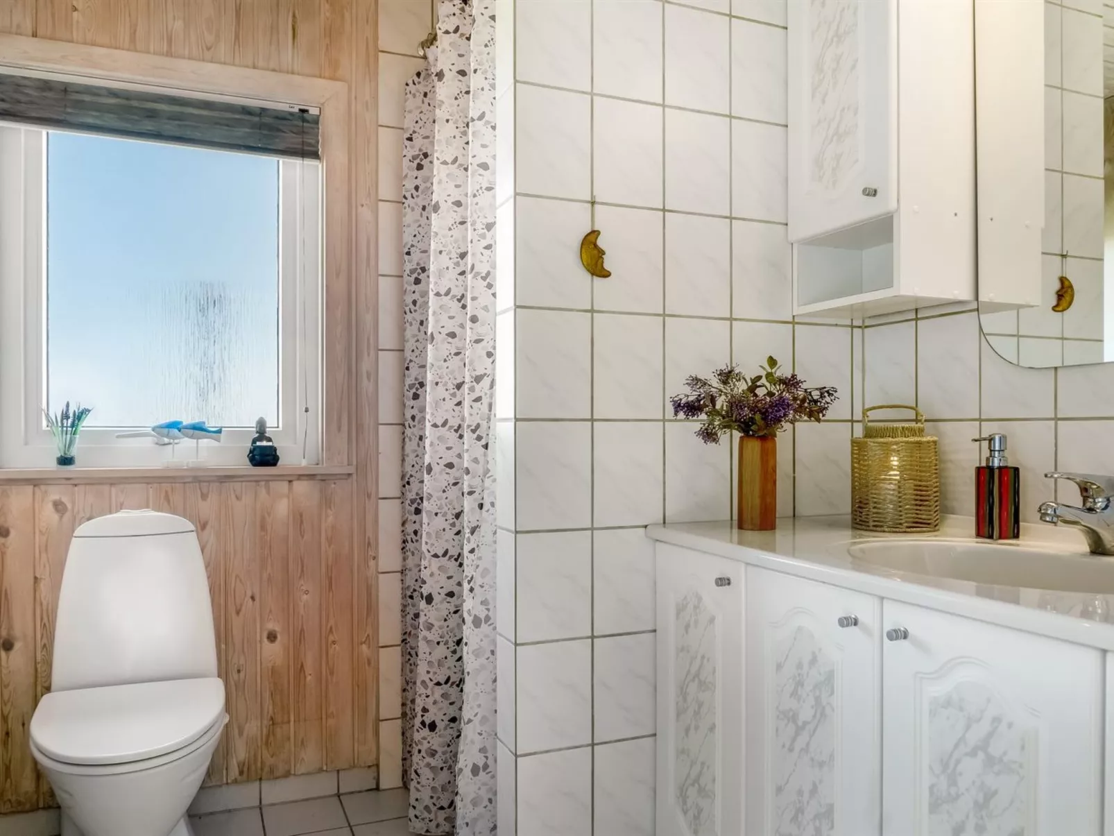 "Fatiha" - 100m from the sea-Binnen