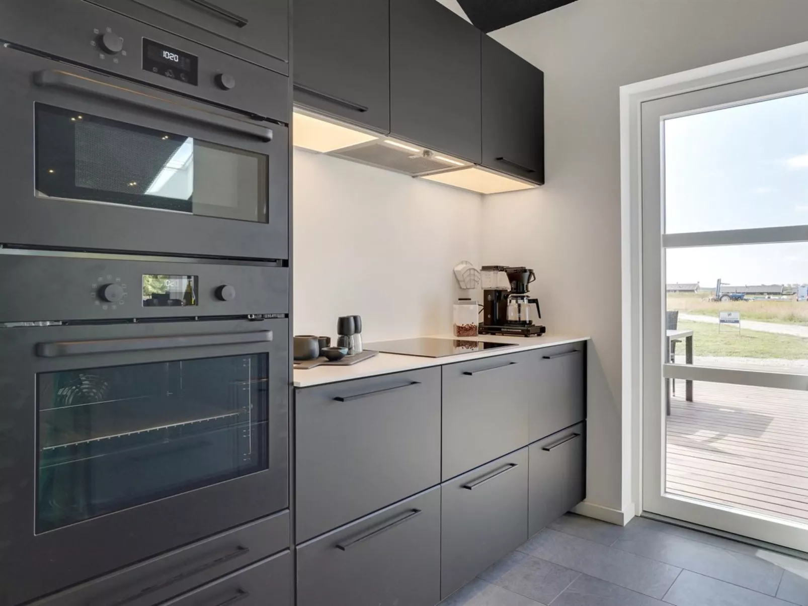 "Moreen" - 1.5km from the sea-Binnen