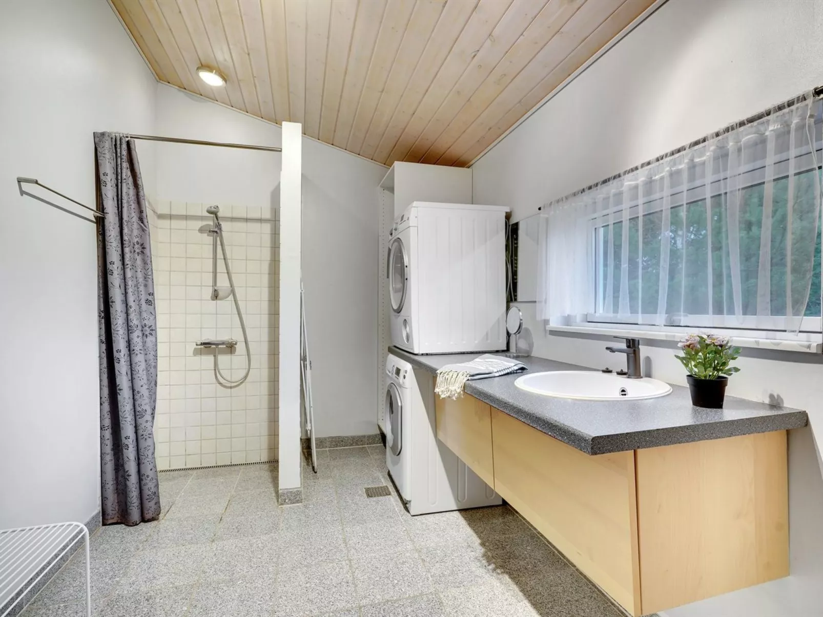 "France" - 1.1km from the sea-Binnen