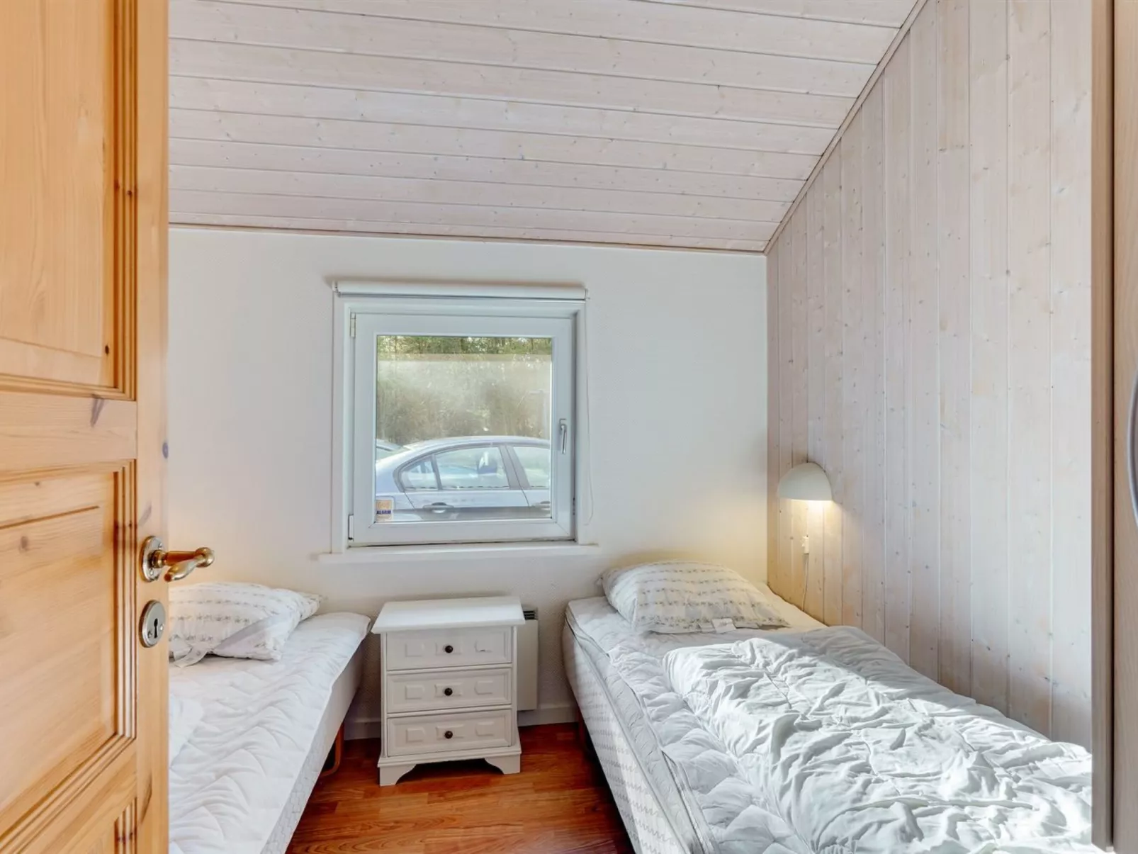 "Jul" - 900m from the sea-Binnen