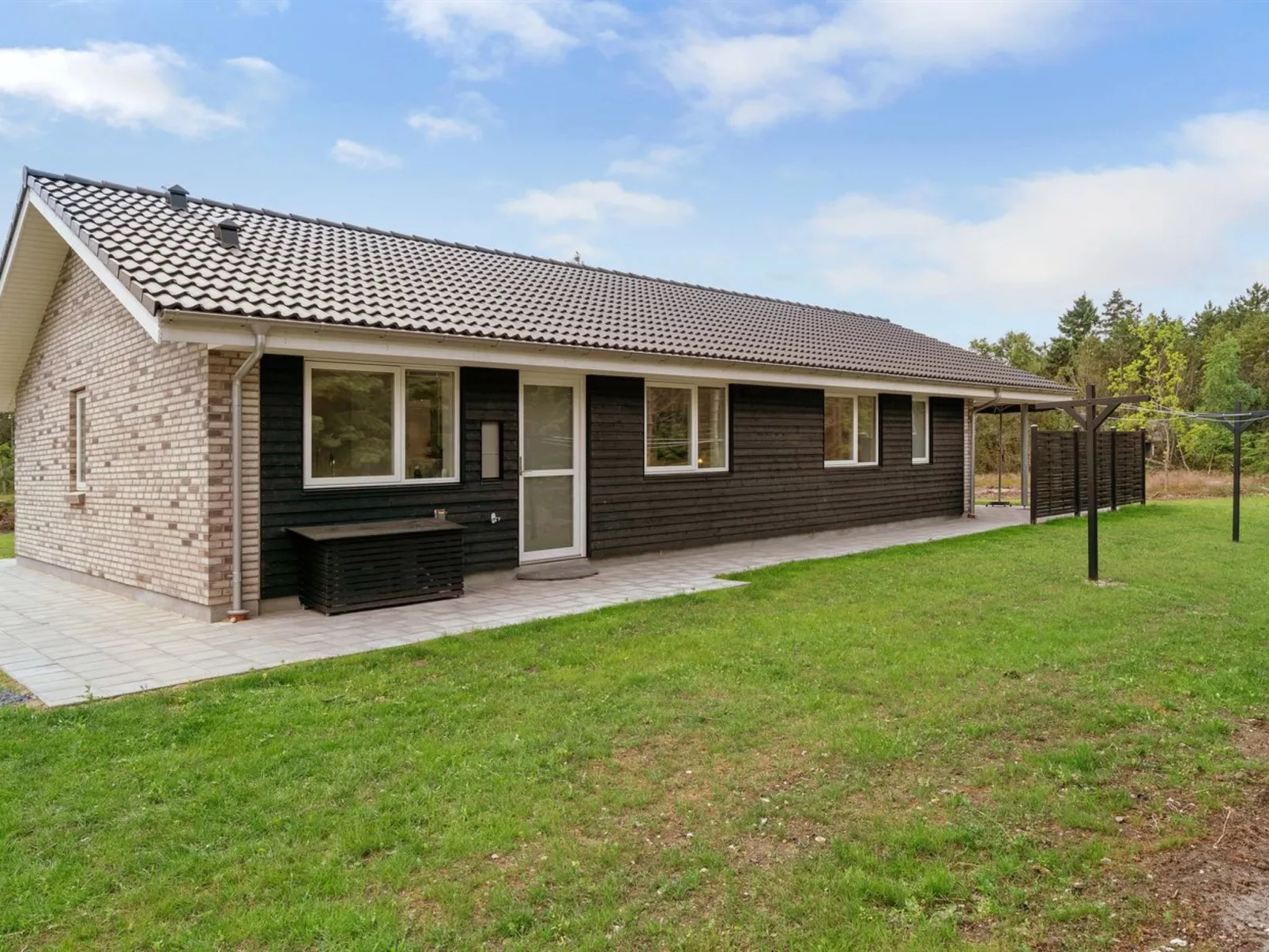 "Alona" - 250m from the sea-Buiten